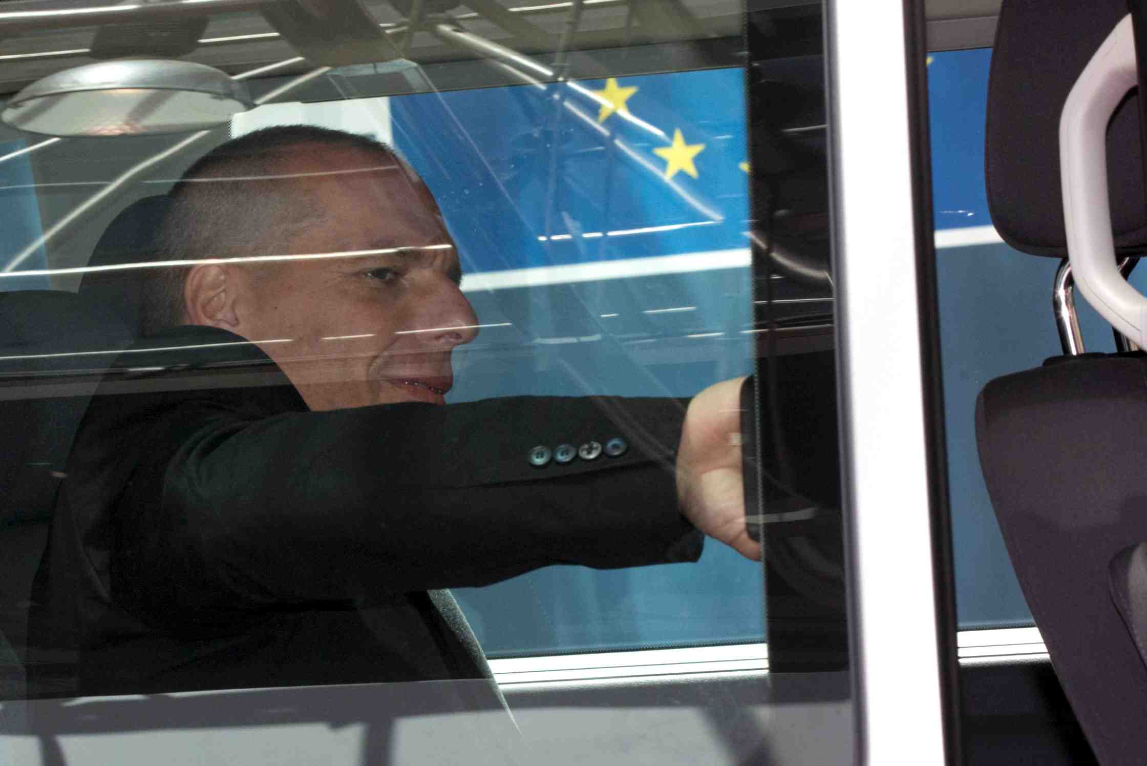 Athenes va demander a l'eurogroupe de prolonger le plan d'aide avant le referendum