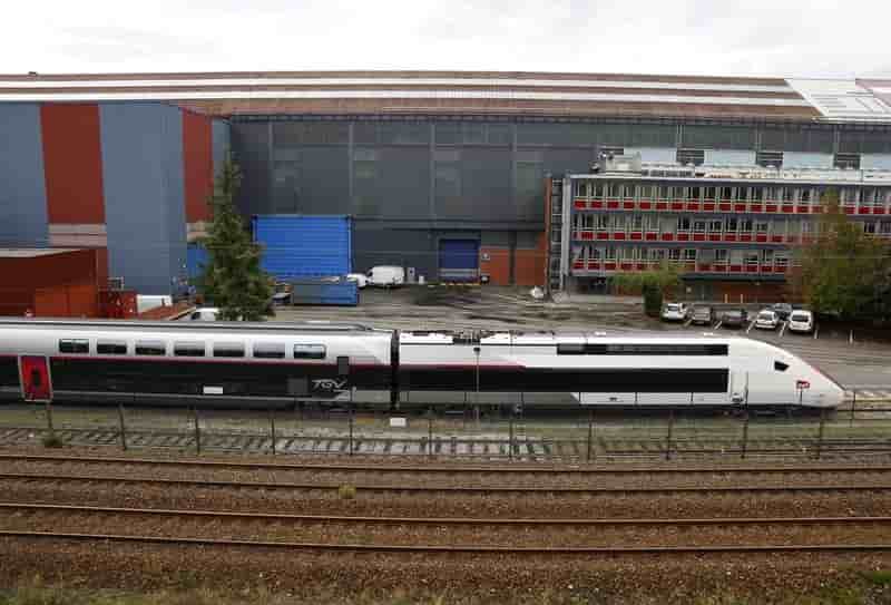 La sncf achetera les 15 tgv commandes pour sauver alstom belfort