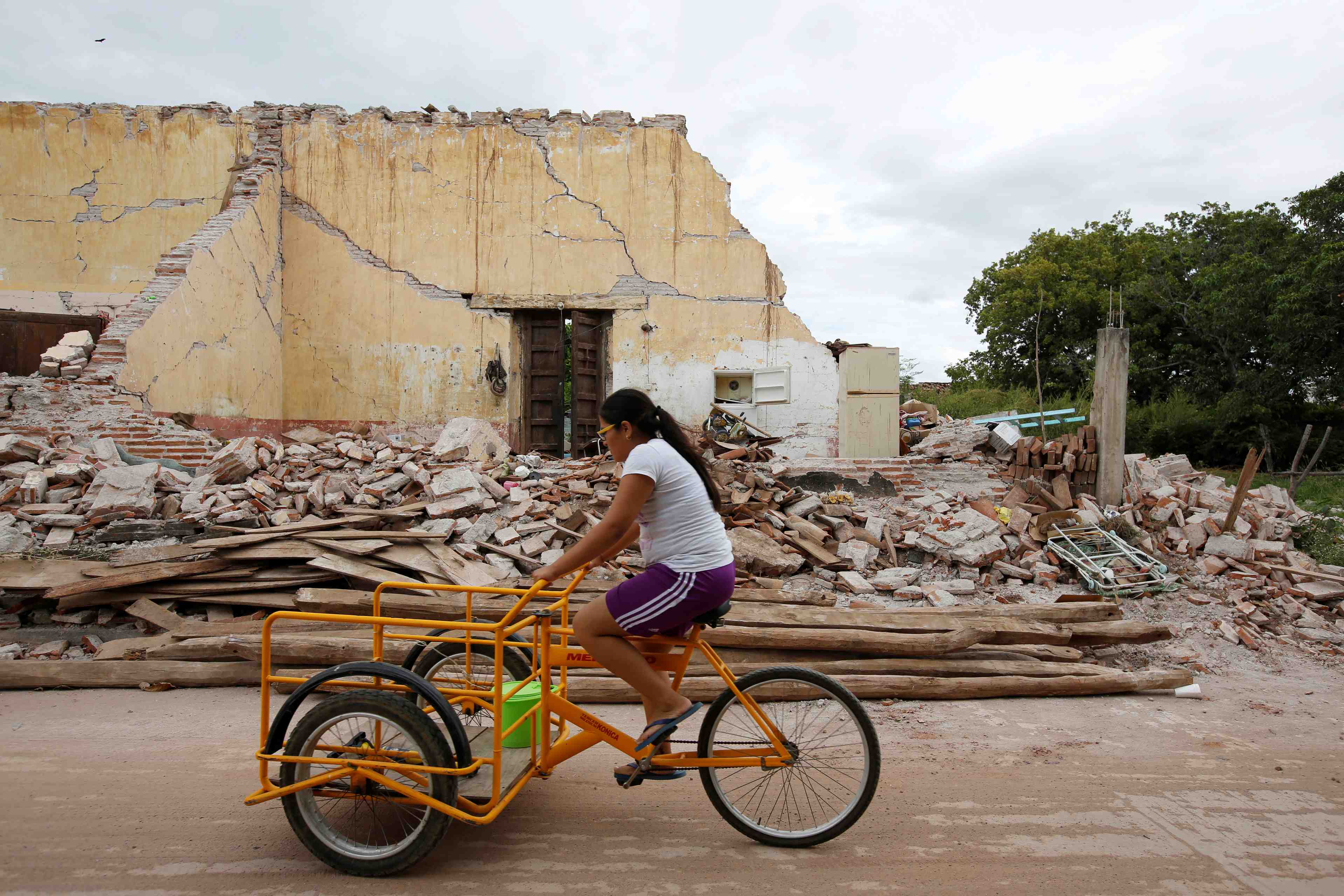 Le bilan du seisme au mexique s'alourdit a 96 morts