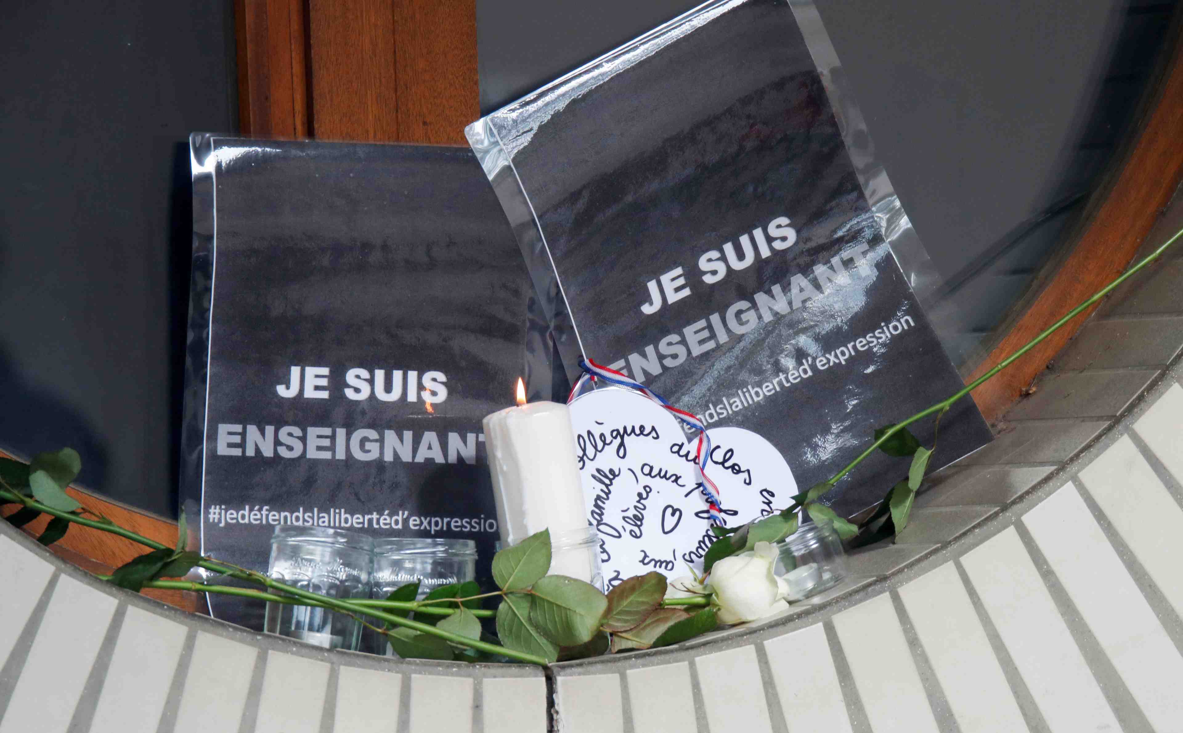 France: castex promet des "actes concrets" pour proteger les enseignants