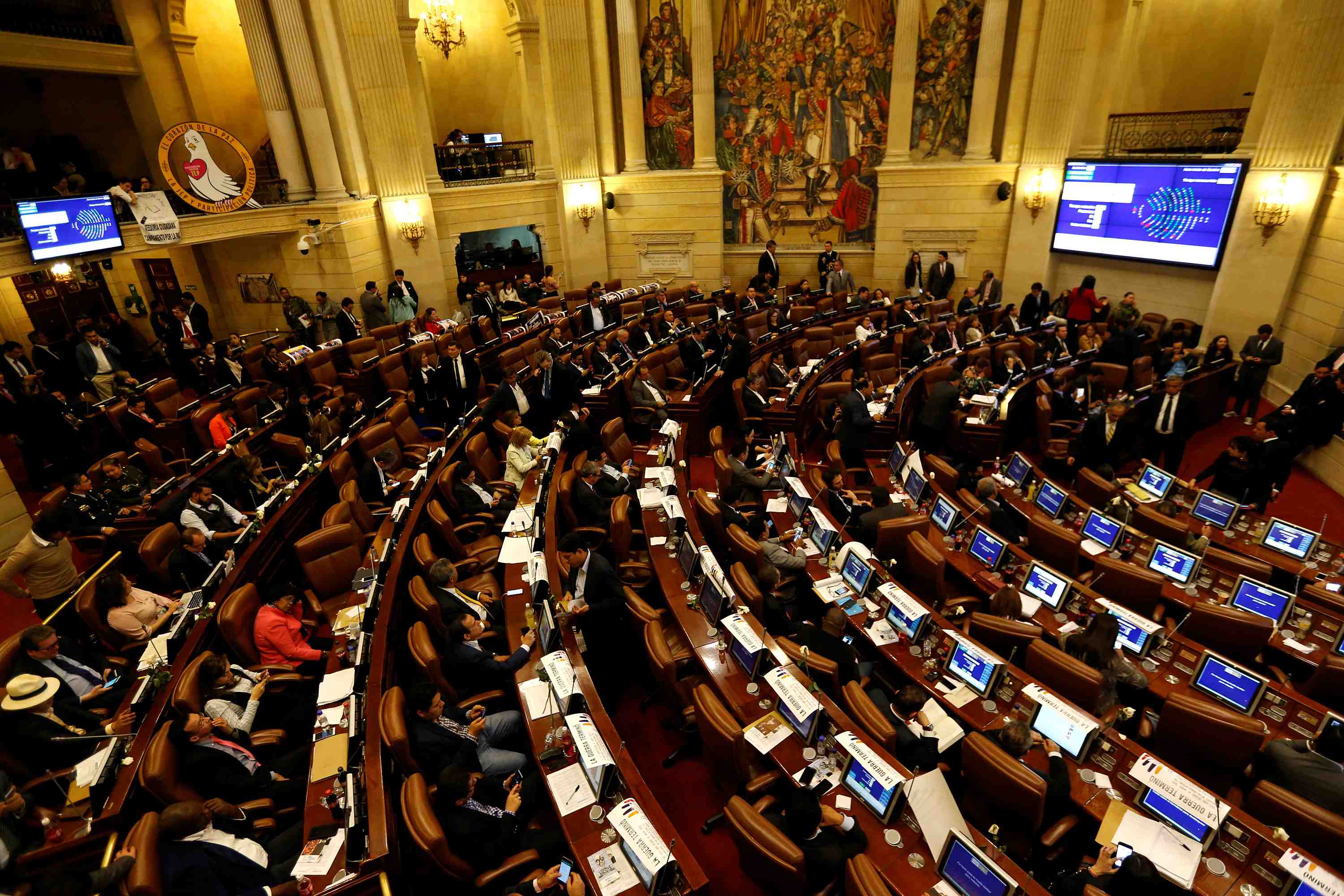 Tribunaux speciaux en colombie pour les anciens guerilleros