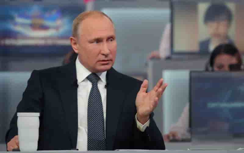 Poutine reproche aux occidentaux de chercher a contenir la russie