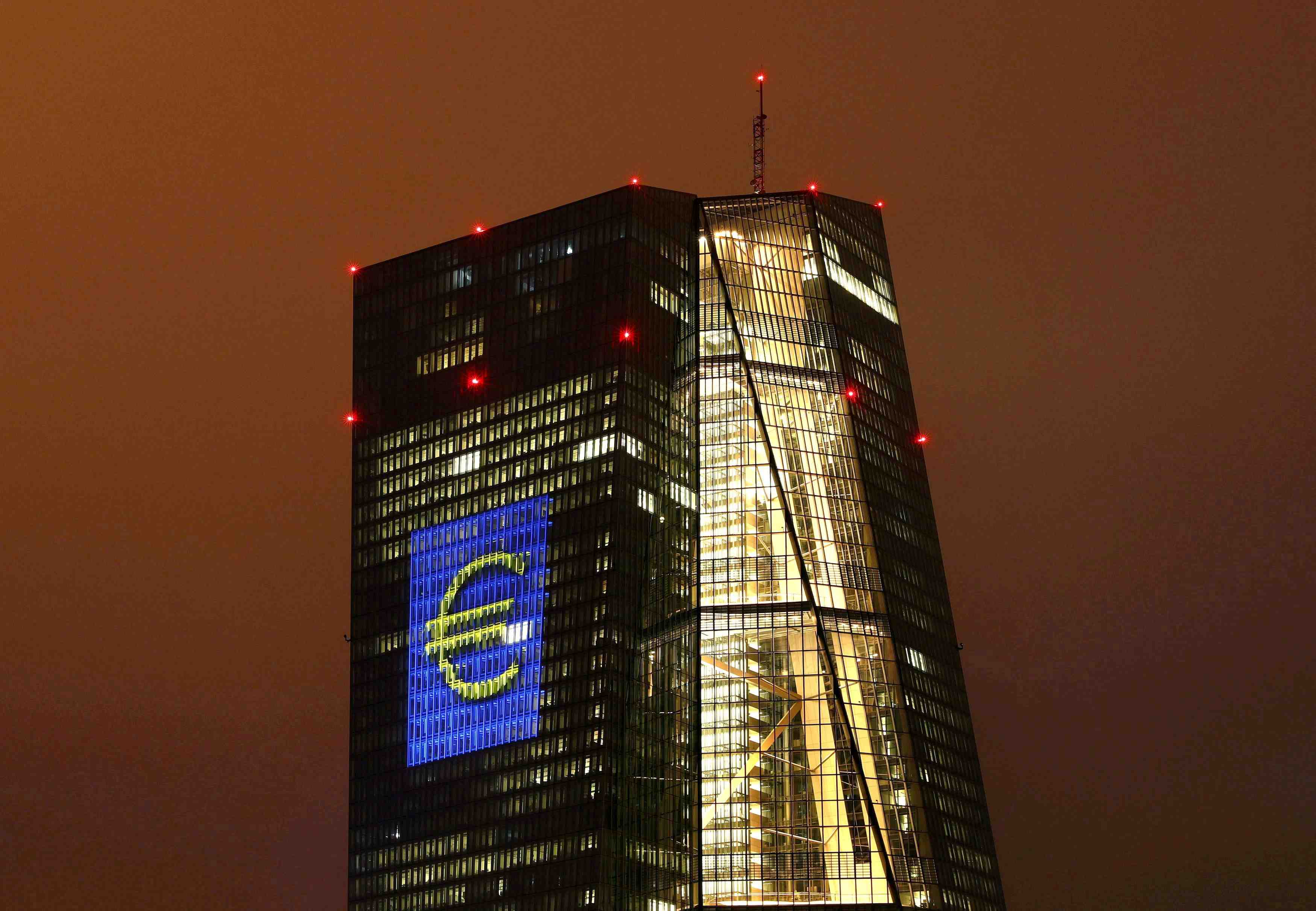 La bce fait un premier pas vers l'euro numerique