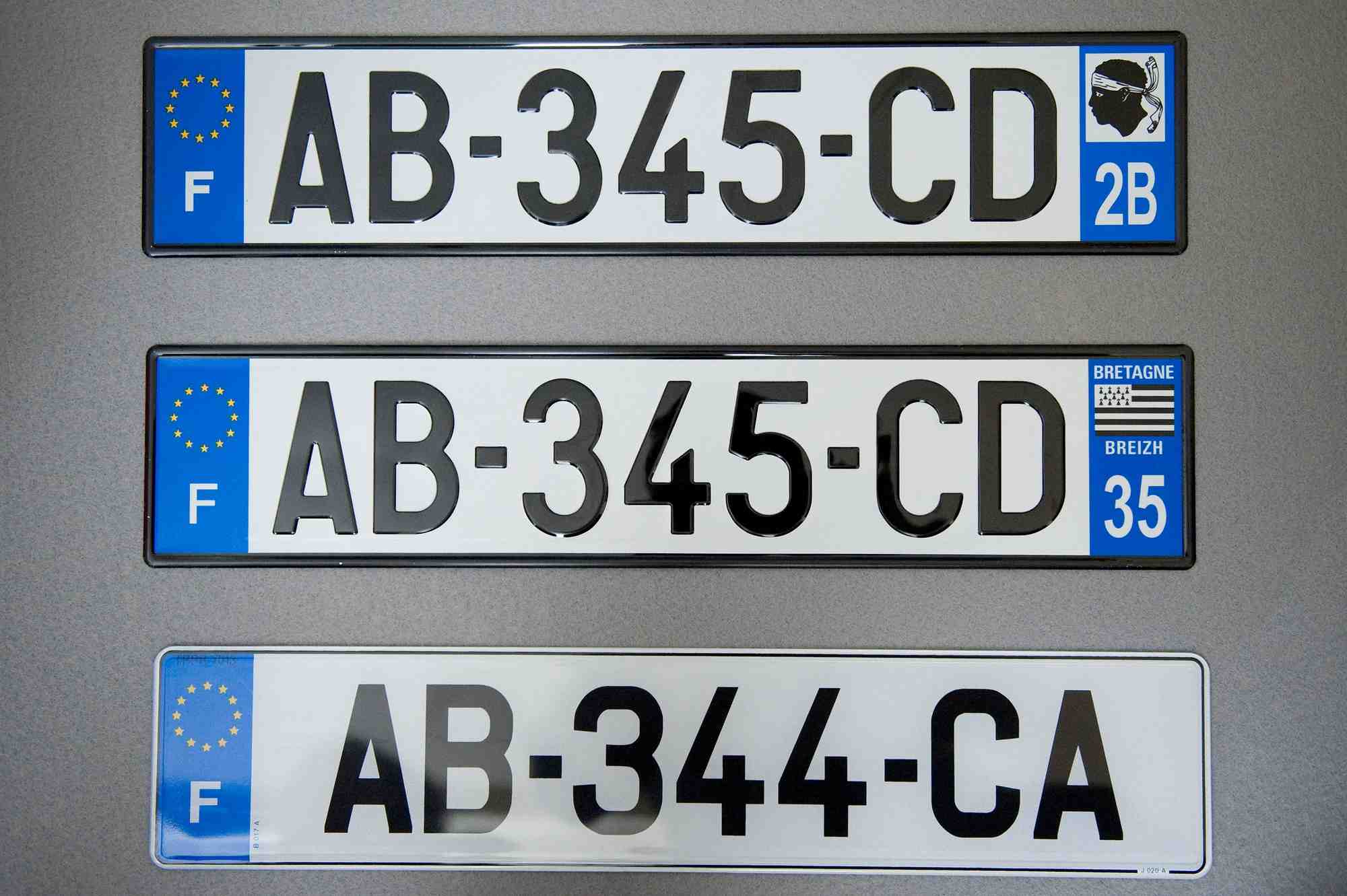 Photo de plaques d'immatriculation prise lors d'une presentation du nouveau systeme