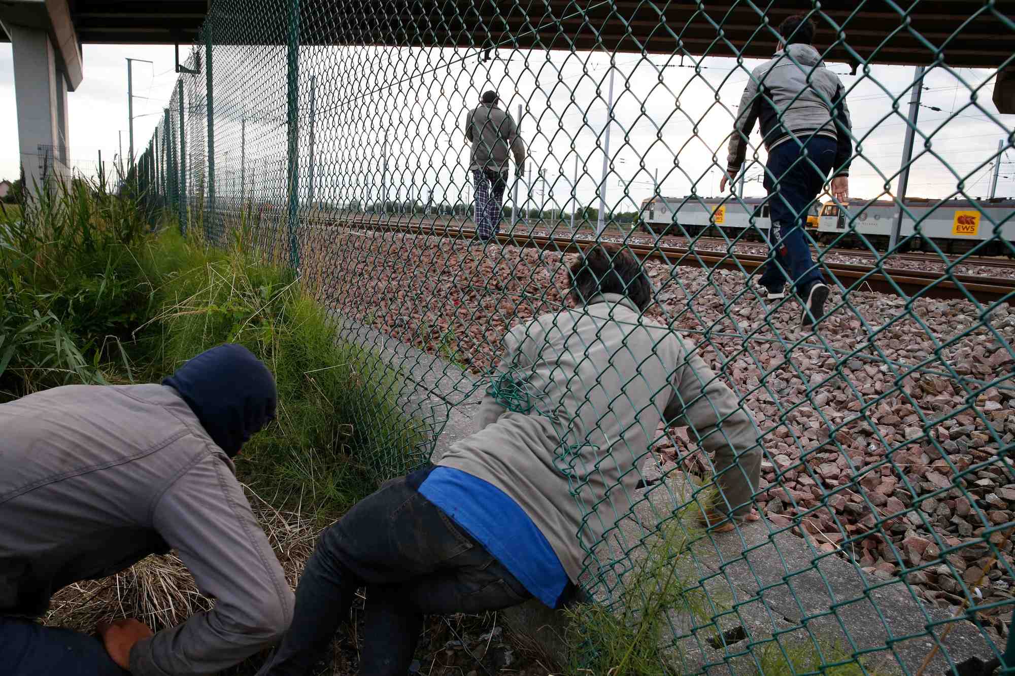 Reunion de crise a londres a propos des migrants a calais