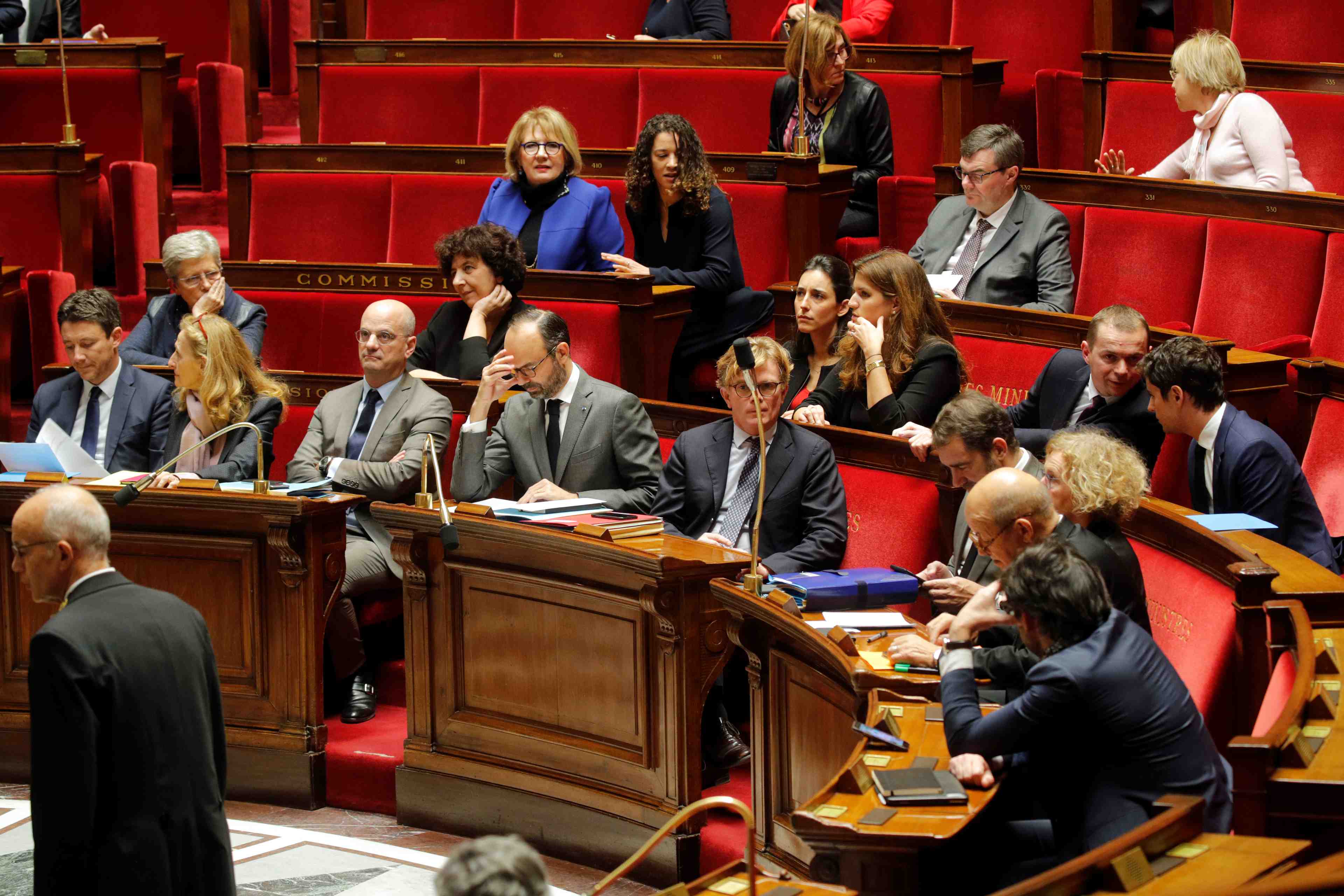Le budget remanie pour les "gilets jaunes" adopte a l'assemblee