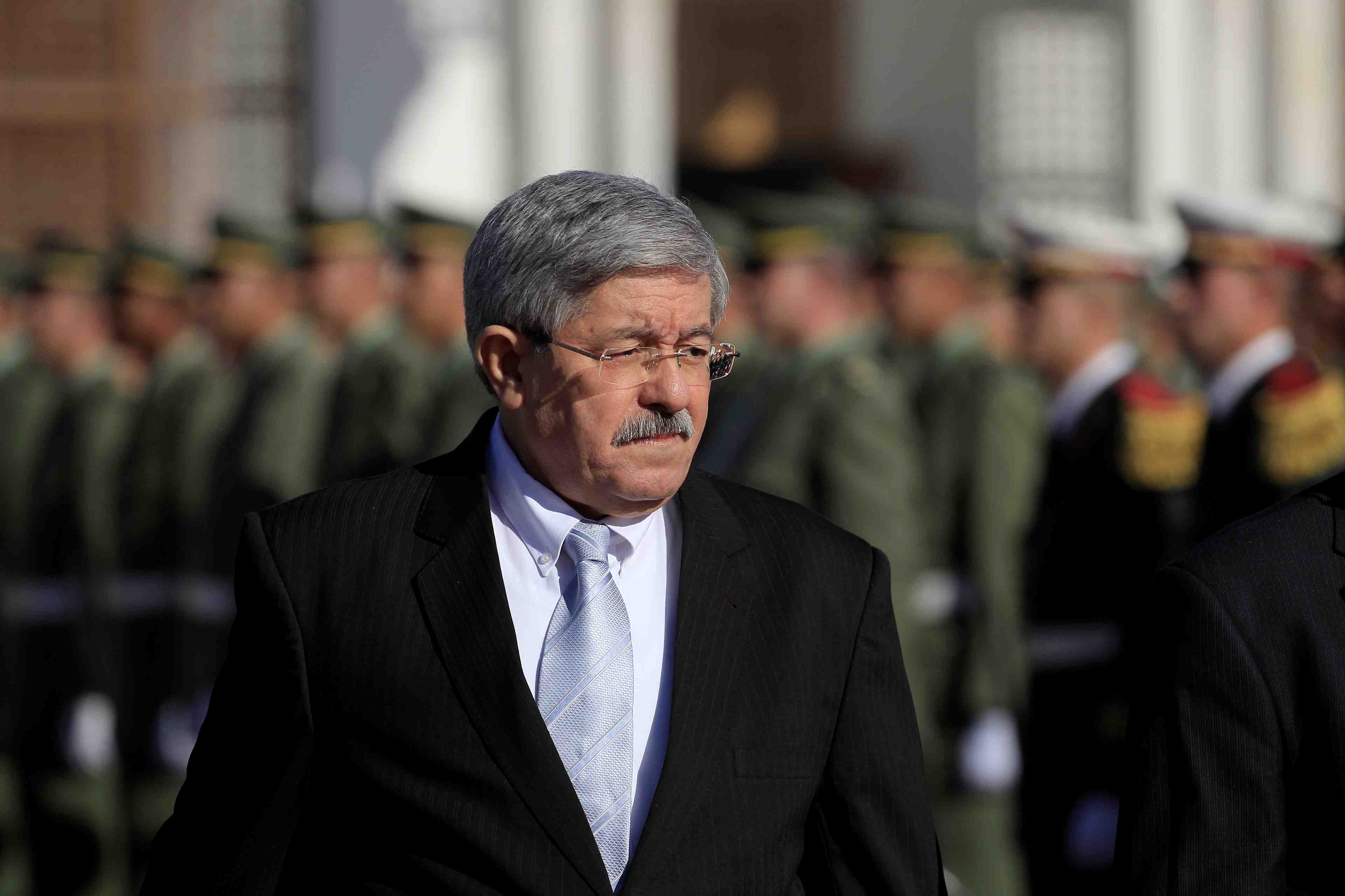 Deux ex-premiers ministres algeriens renvoyes devant la justice