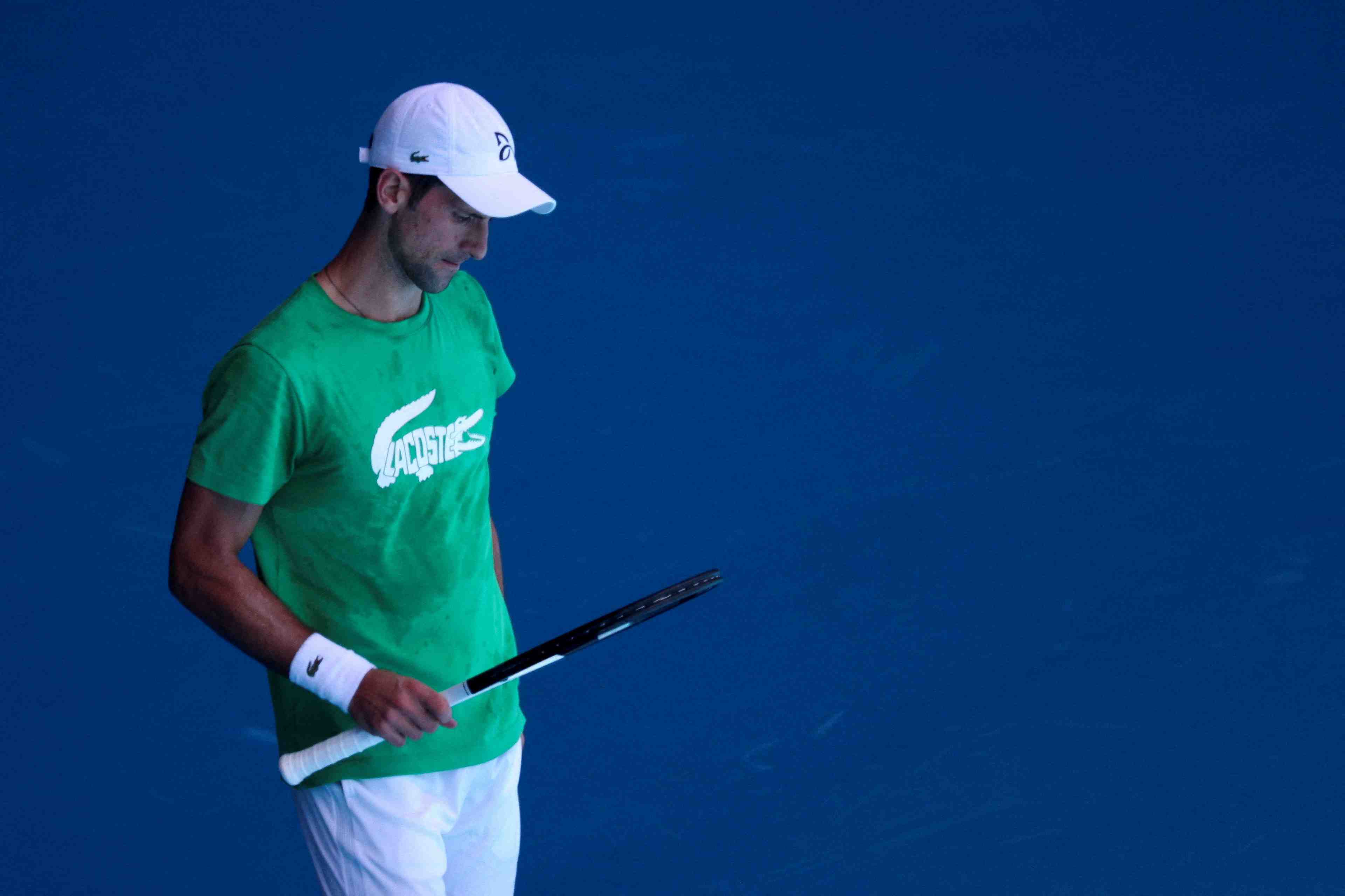 La justice australienne ordonne la remise en detention de djokovic