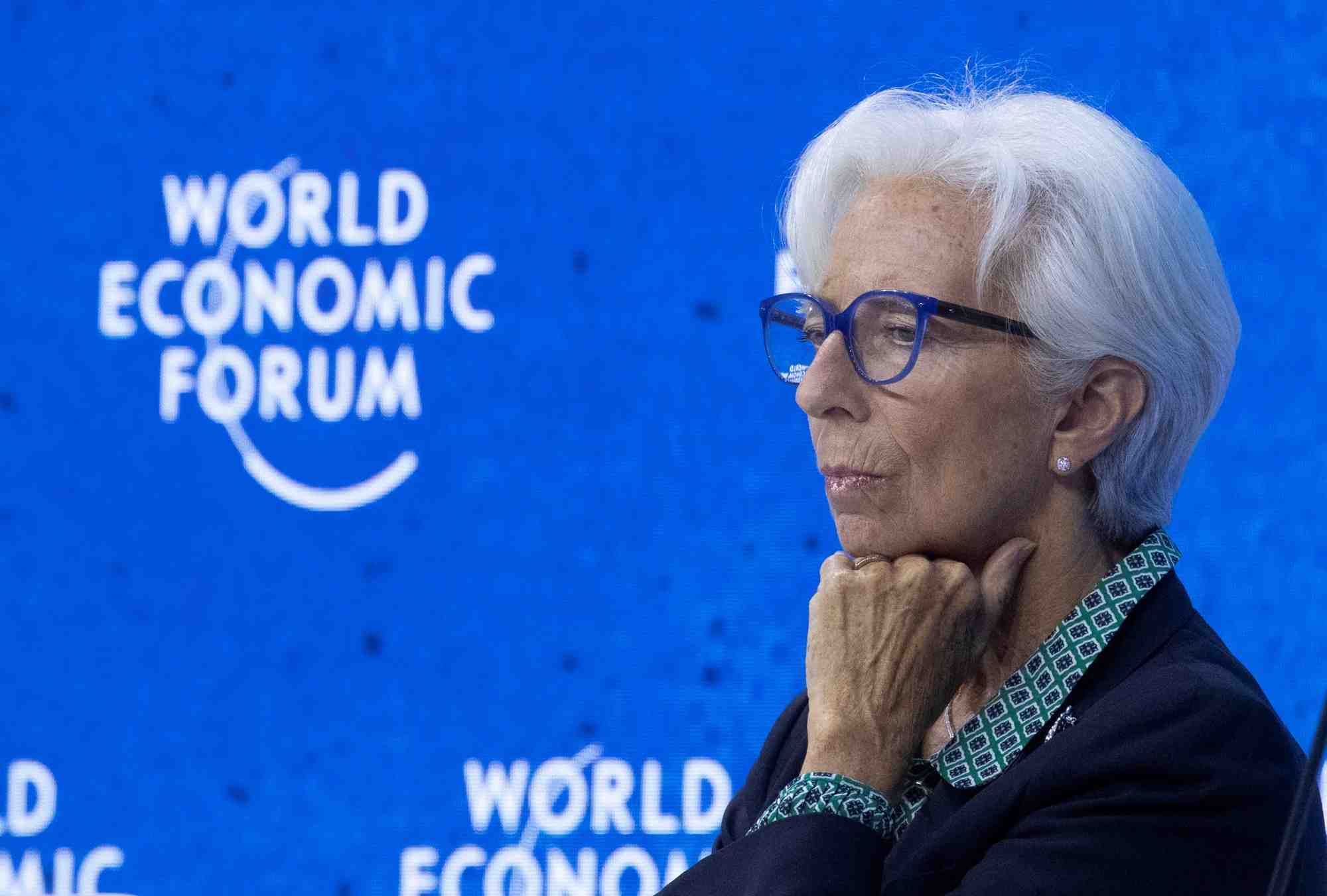 La transition ecologique fera grimper les prix a moyen terme, dit lagarde