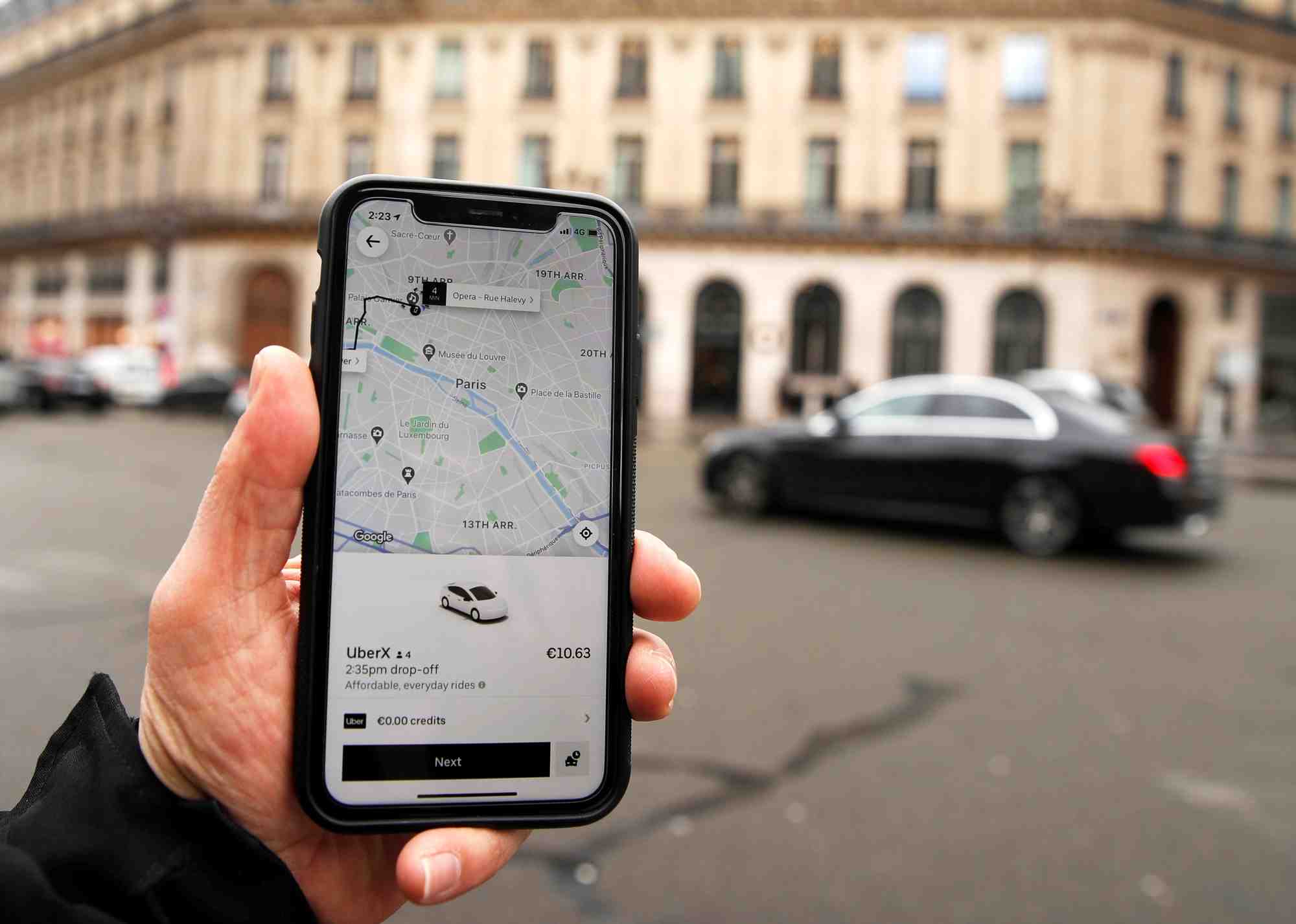 À Toulouse, Uber demande davantage de concours pour devenir chauffeur VTC afin de répondre à la hausse de la demande.