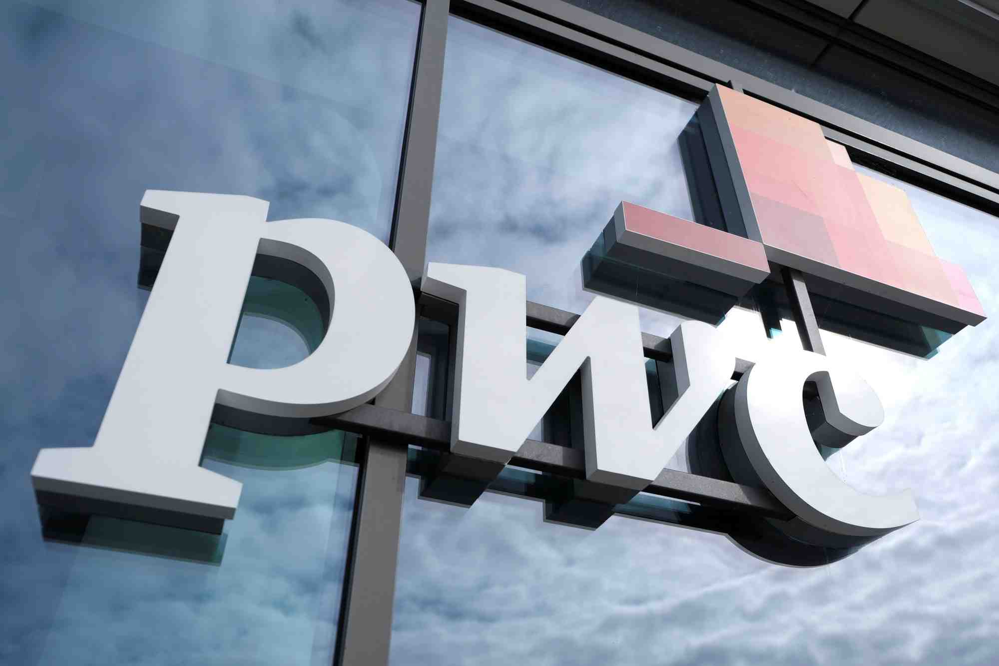 Photo d'archives du logo de pricewatershousecoopers (pwc)