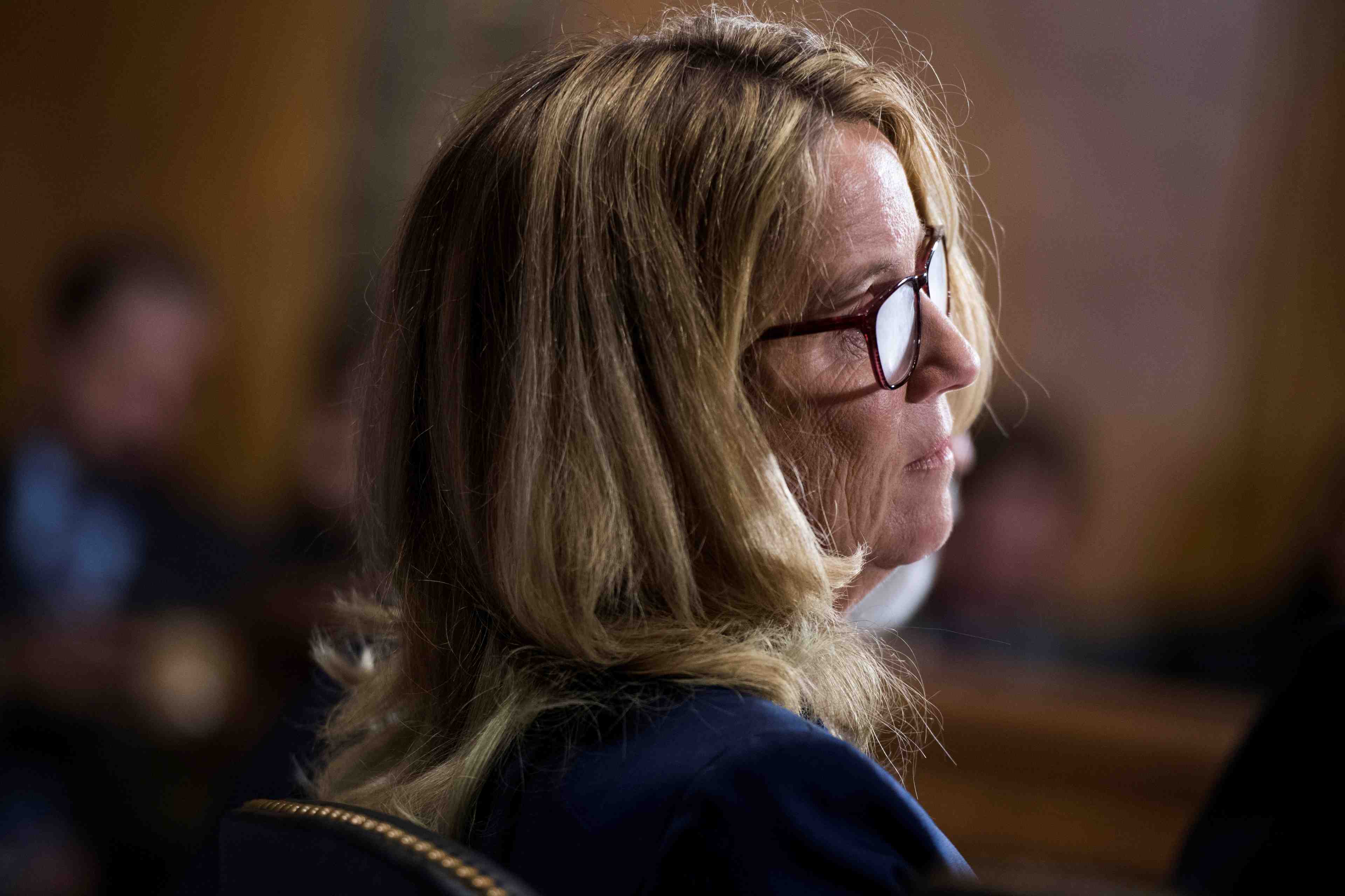 Deux elus republicains deplorent les moqueries de trump sur blasey ford