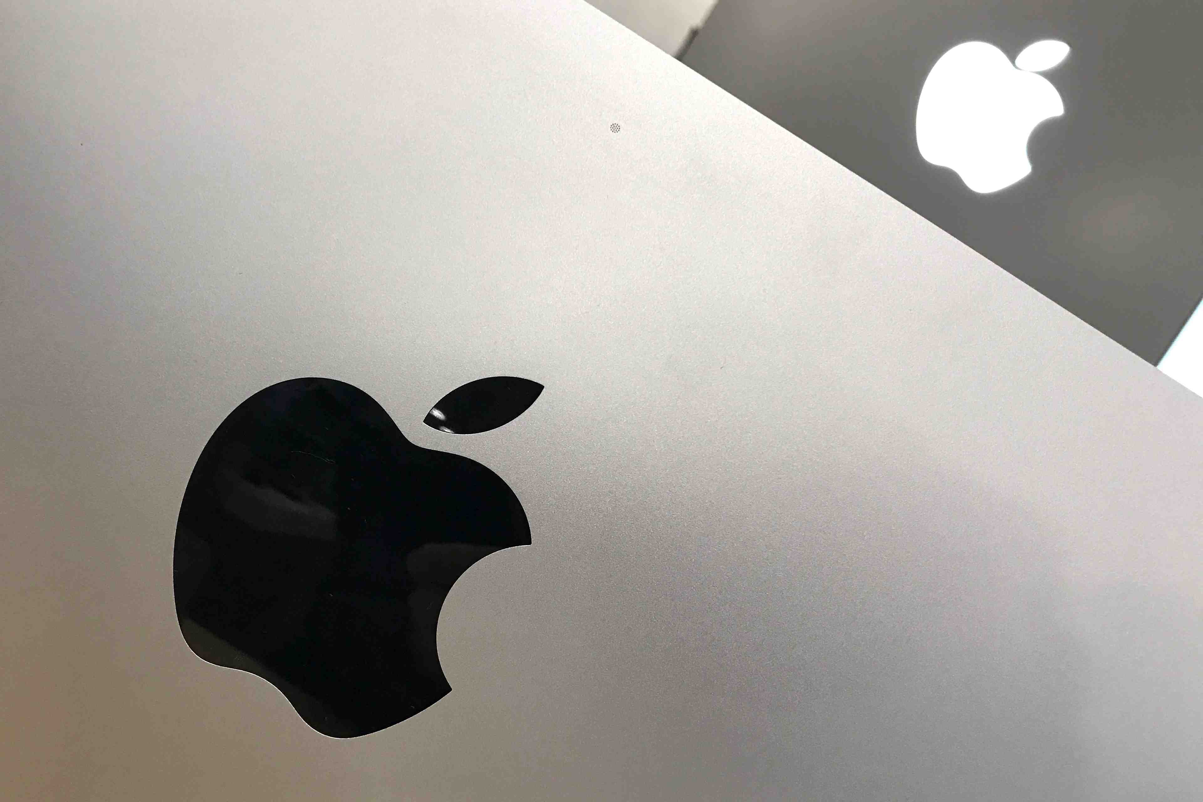 Un nouvel apple store inaugure dimanche sur les champs-elysees