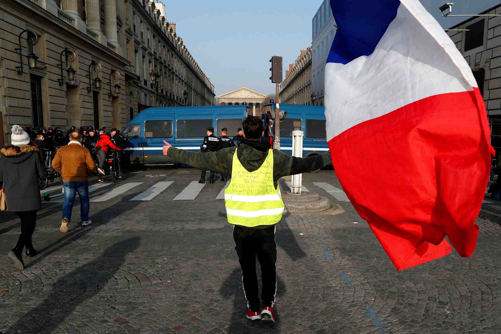 France: journee test avec la manifestation des gilets jaunes