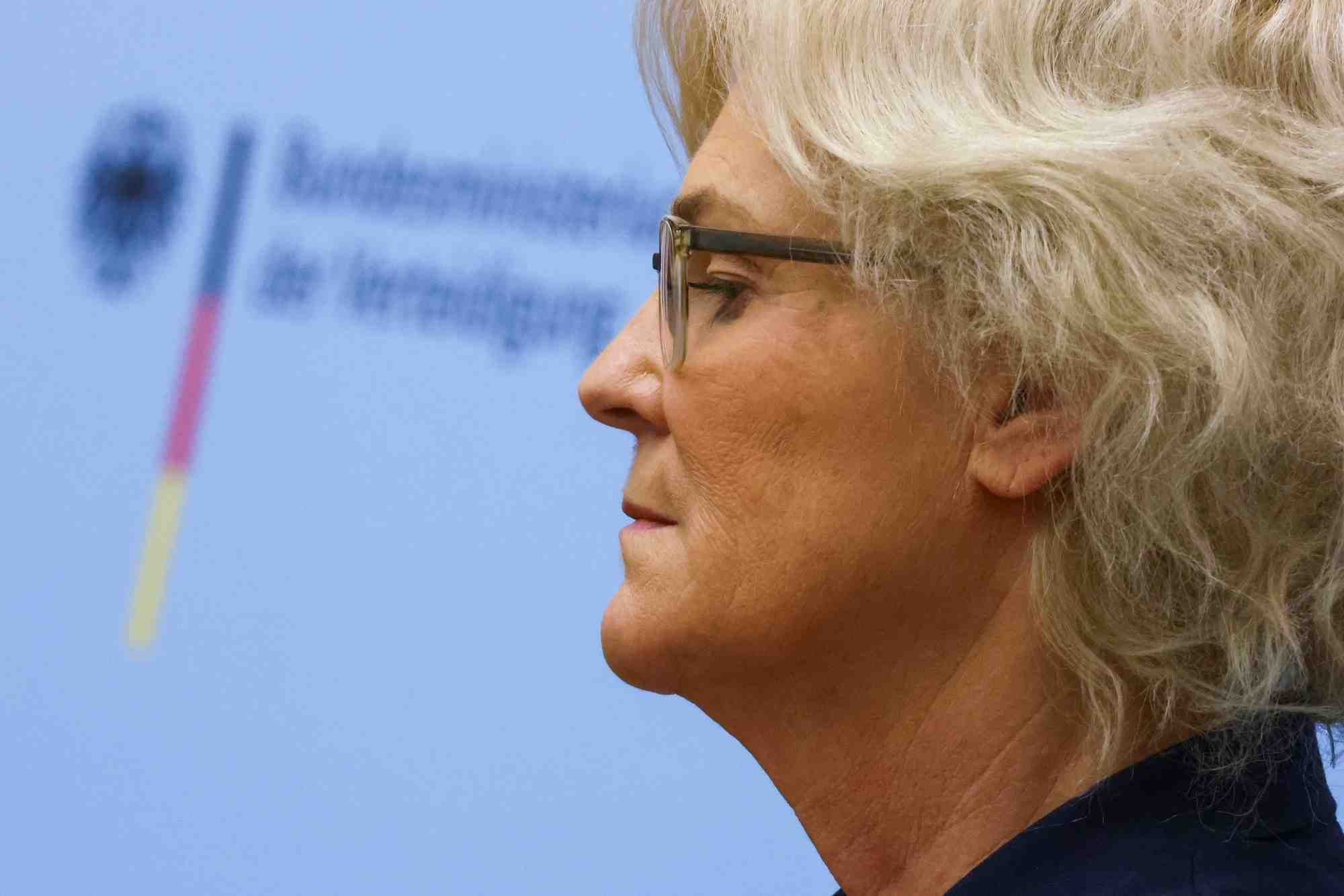 La ministre allemande de la defense christine lambrecht lors d'une conference de presse, a berlin