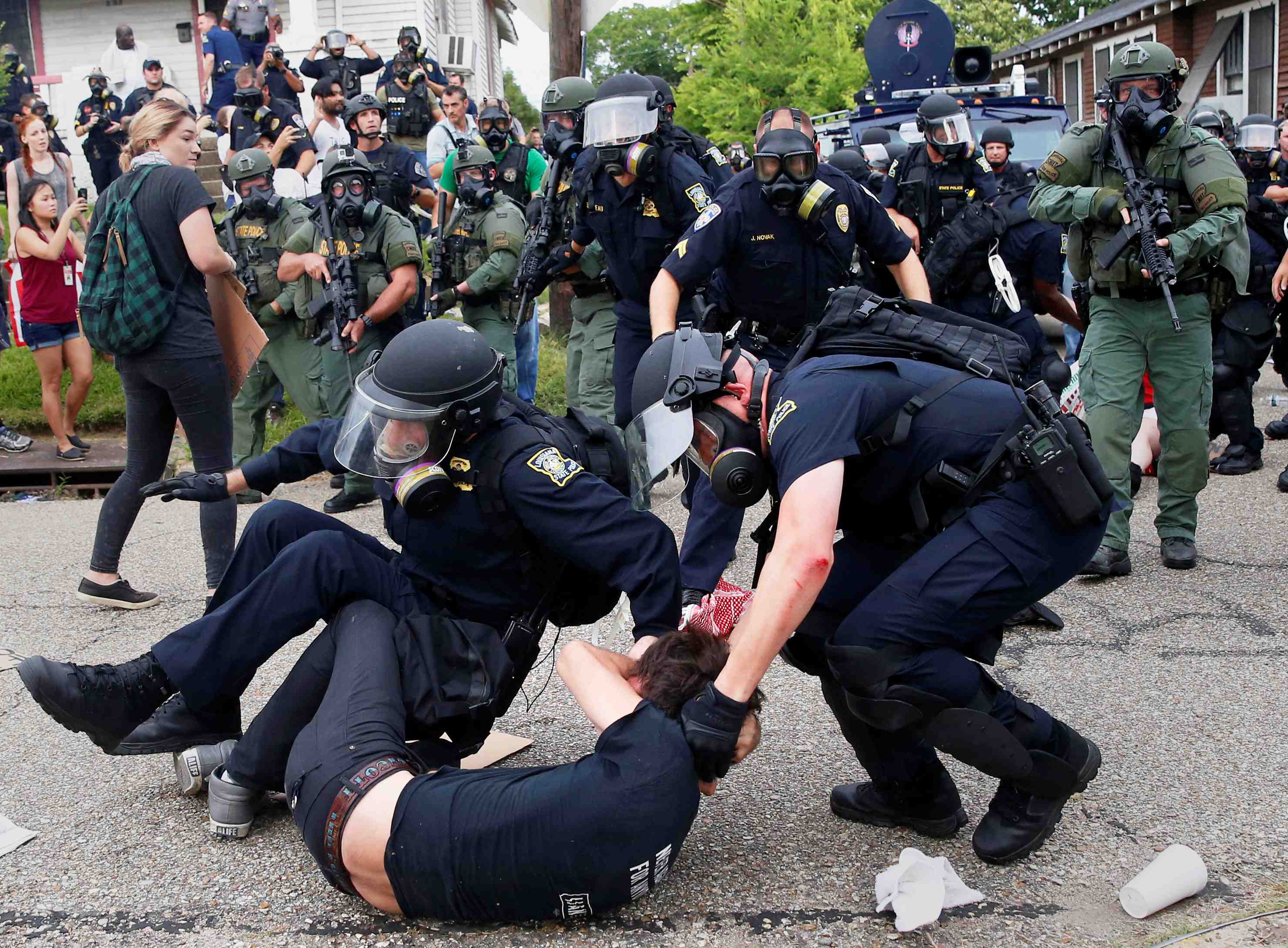 Des manifestants arretes a baton-rouge