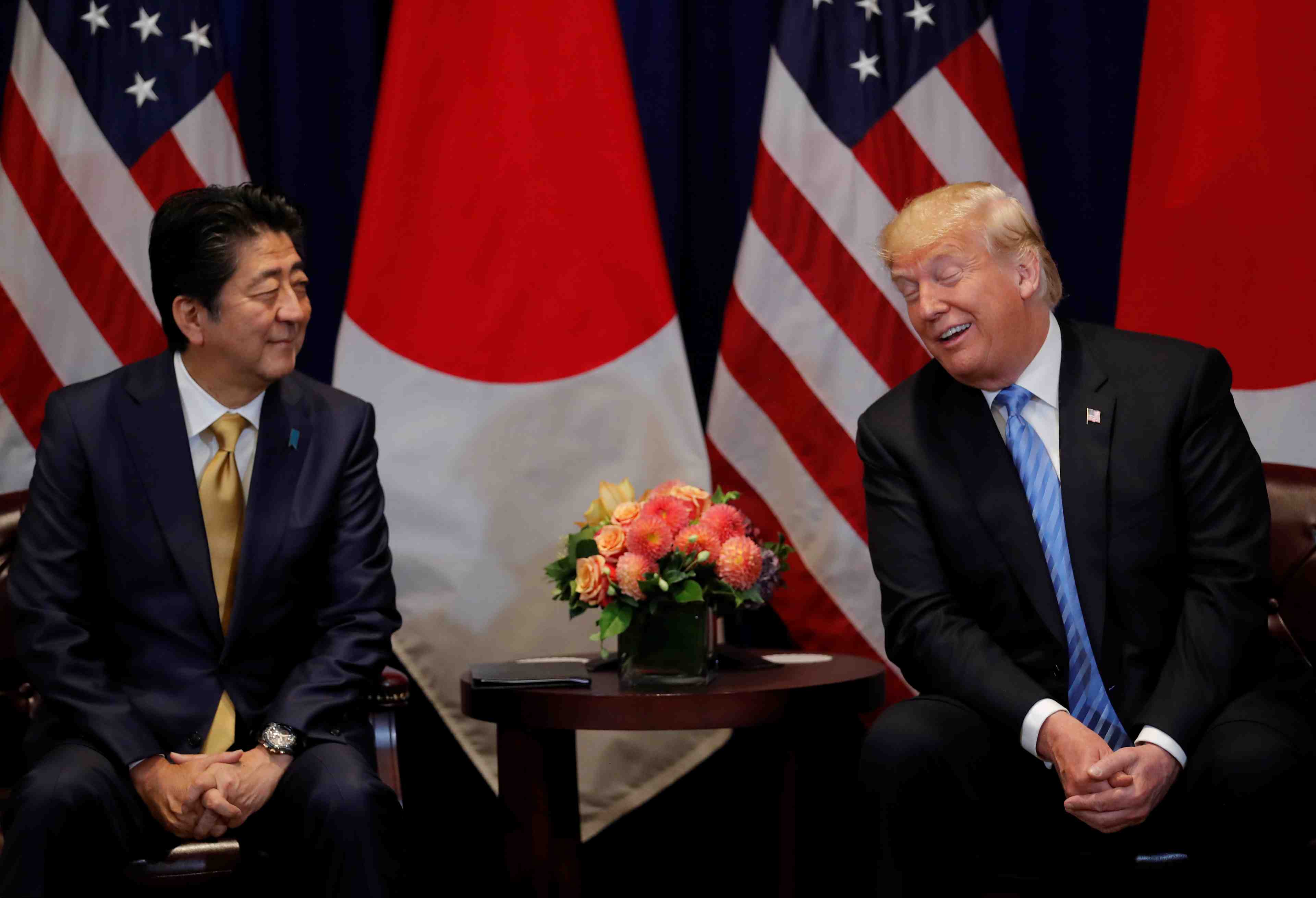 Shinzo abe a nomme trump pour le nobel de la paix a la demande des usa