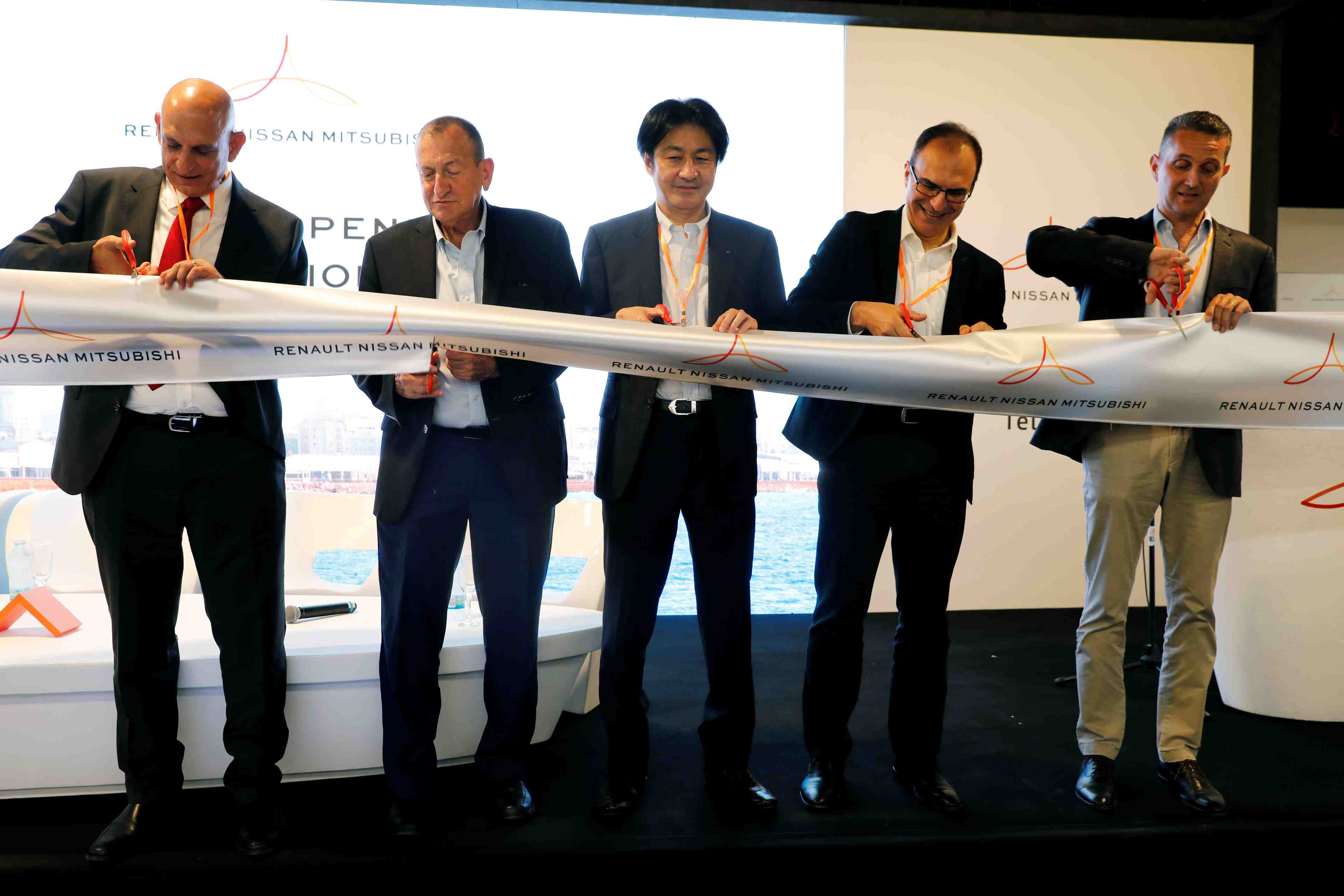 Renault et nissan inaugurent un laboratoire conjoint en israel