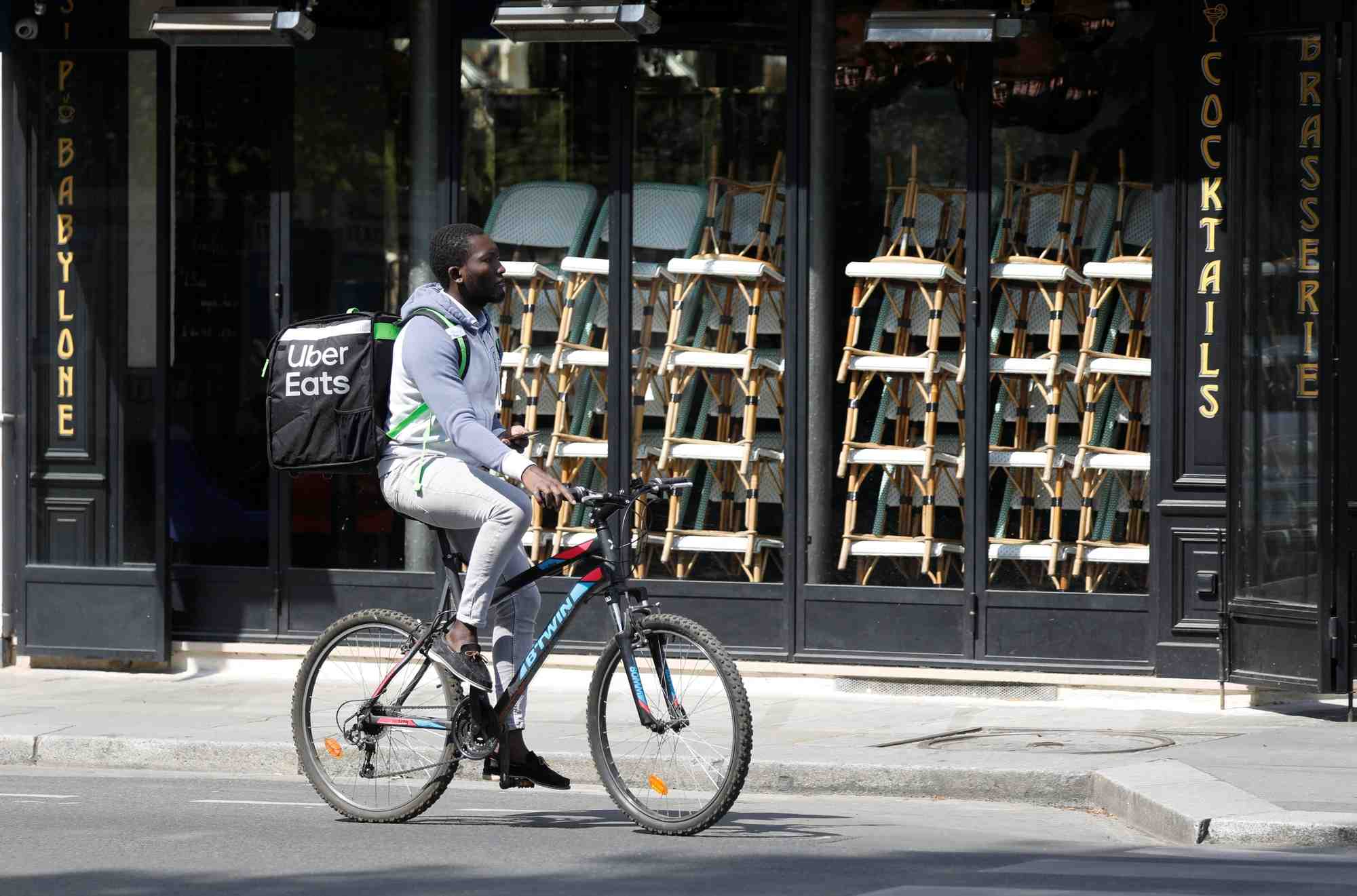 France: les livreurs de repas gonflent les creations d'entreprises, selon une etude