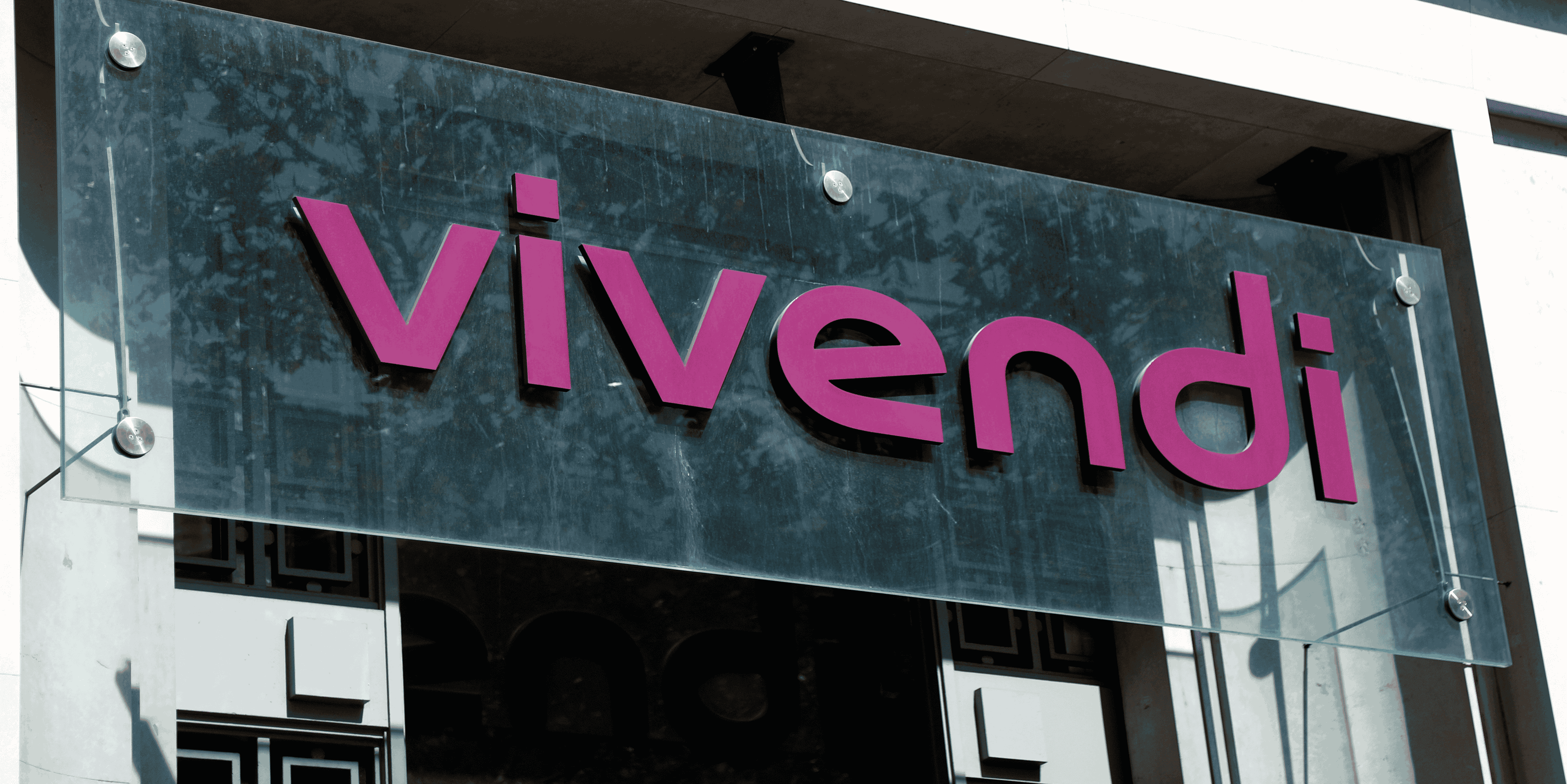 Bollore n'entend pas demander de derogation pour deposer une opa sur vivendi