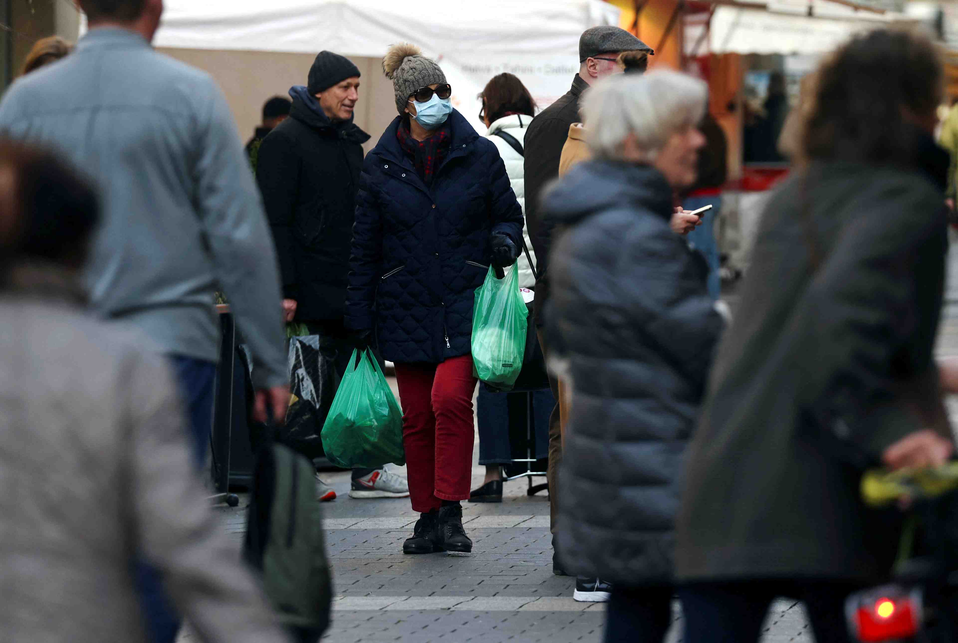 Allemagne: le chomage baisse plus que prevu en decembre