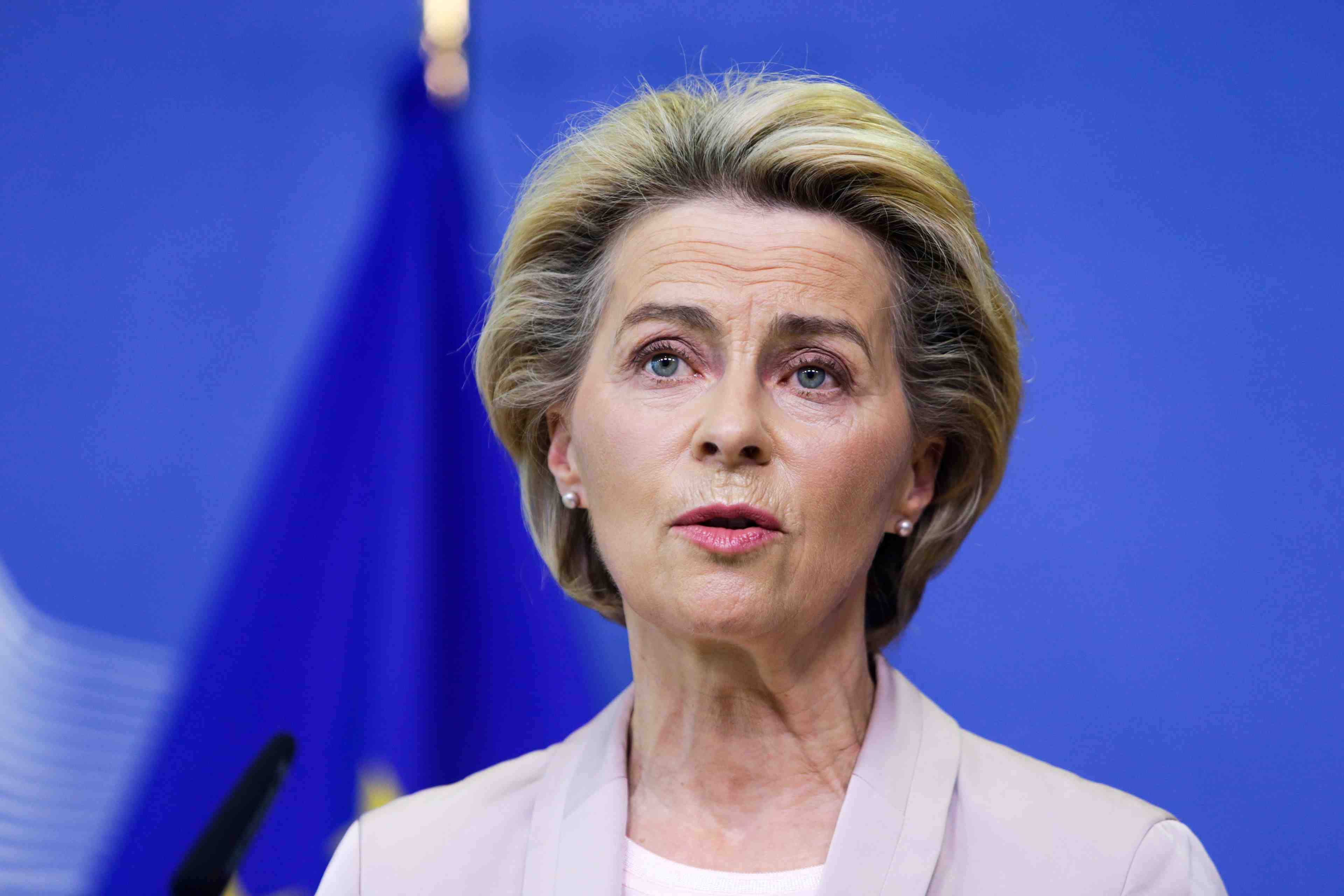Commission: l'irlandaise mcguinness aux services financiers, le letton dombrovskis au commerce