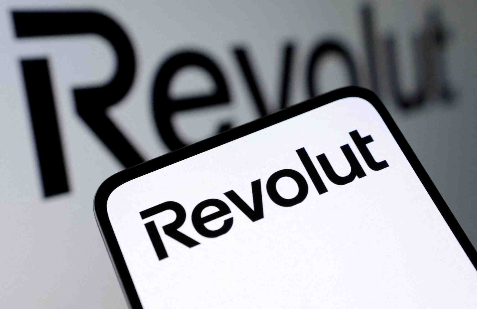 L'application bancaire qui monte en Europe Revolut multiplie les services et les partenariats.