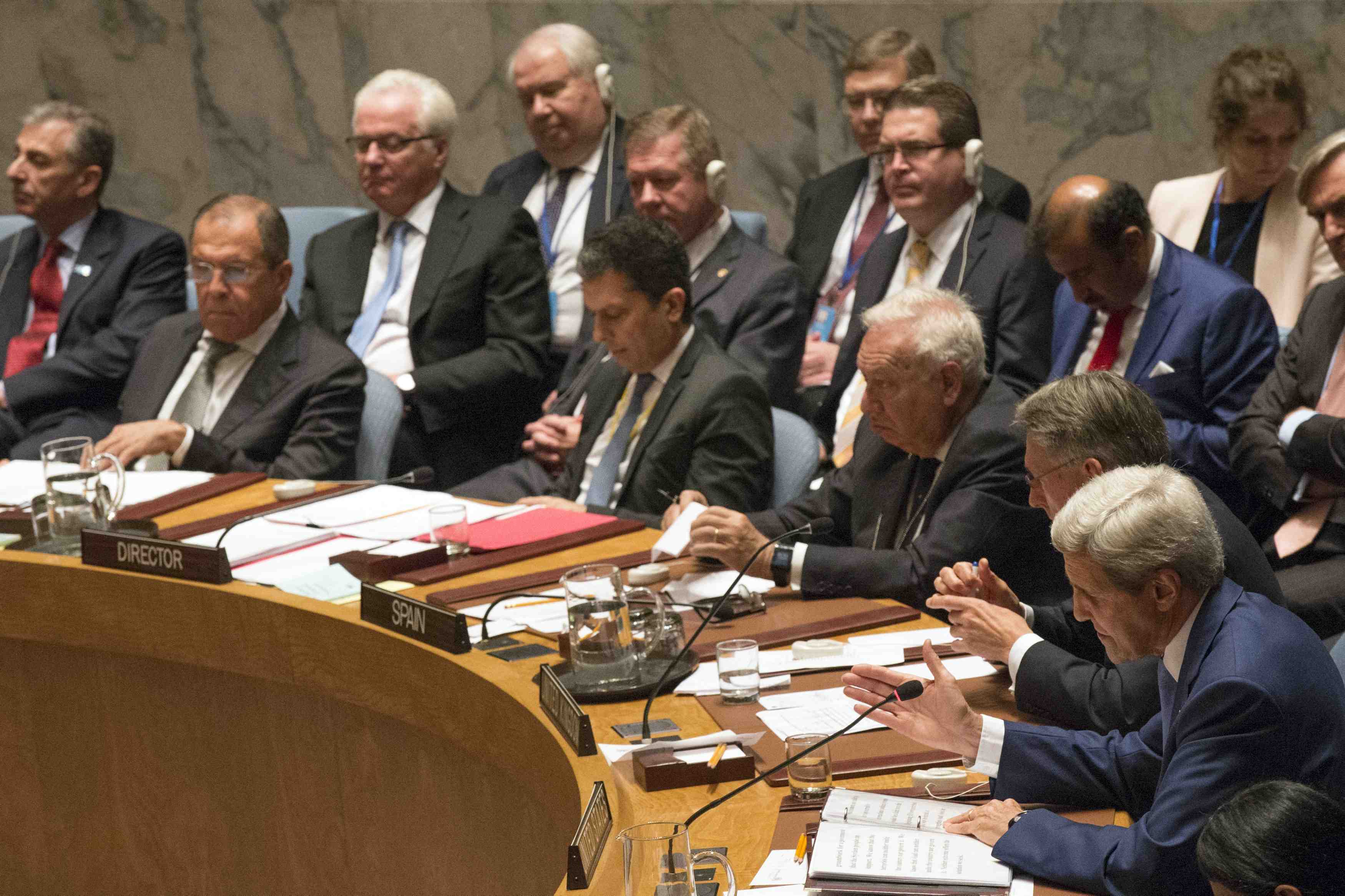 Les russes en syrie n'ont pas frappe l'ei, dit paris