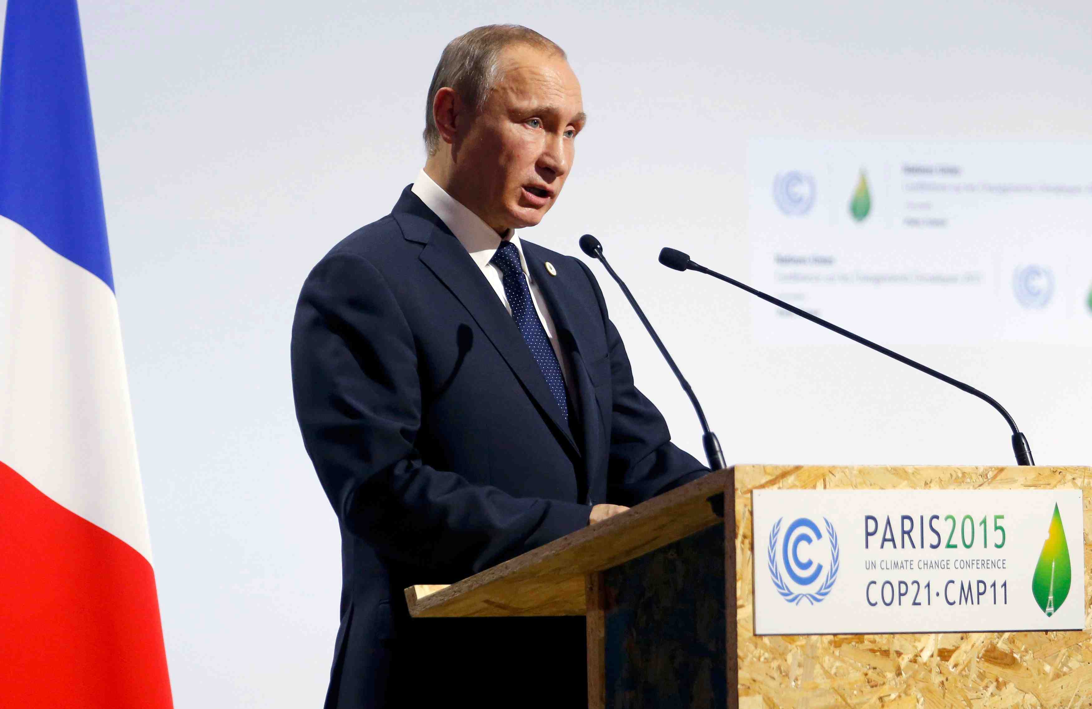 Du petrole de l'ei transite par la turquie, dit poutine