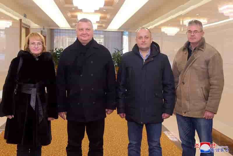 Une delegation russe en visite a pyongyang