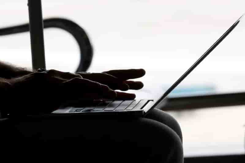 La justice britannique durcit les peines en matiere de "revenge porn"