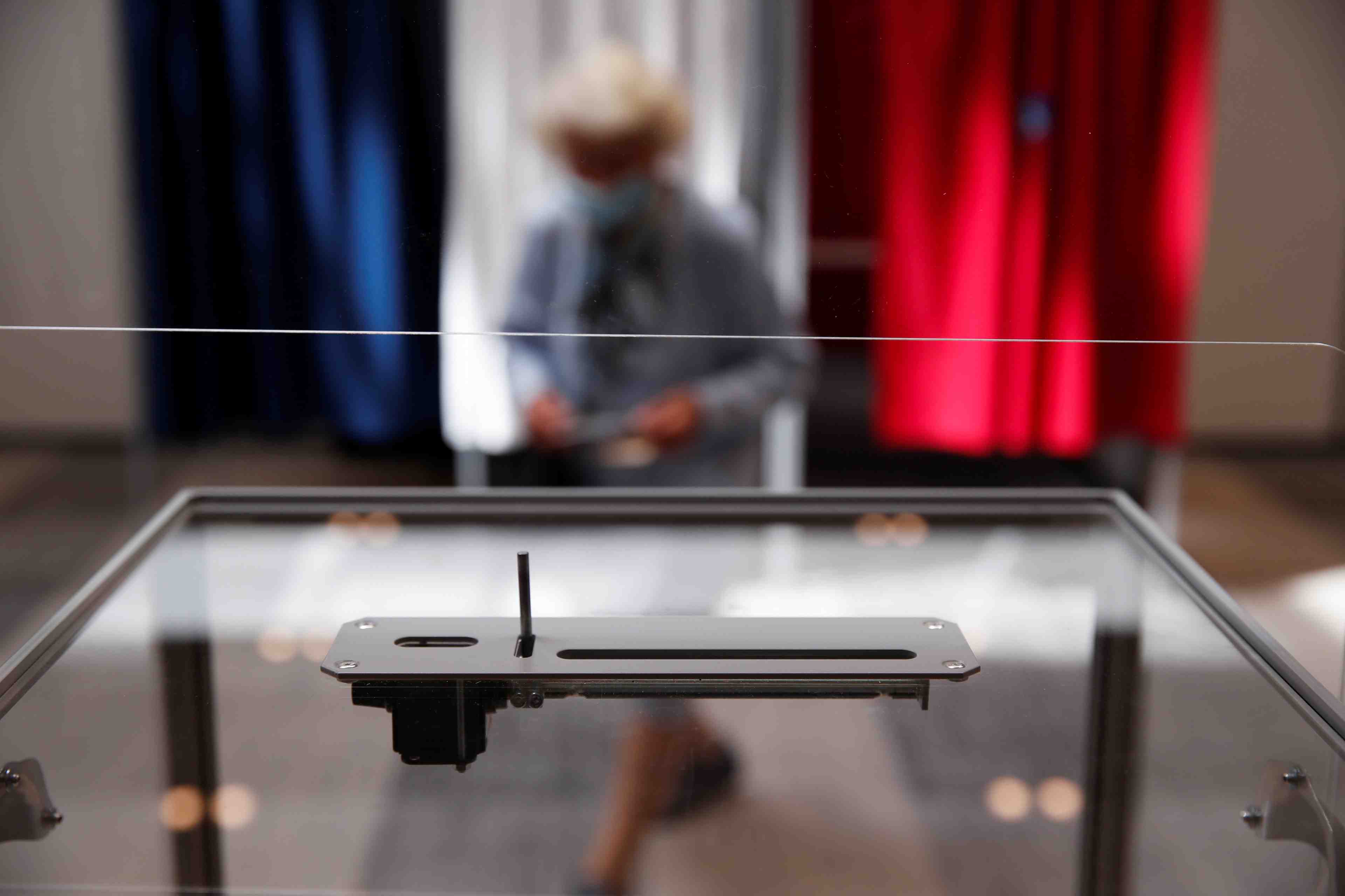 France/regionales: derniers ajustements avant un second tour decisif