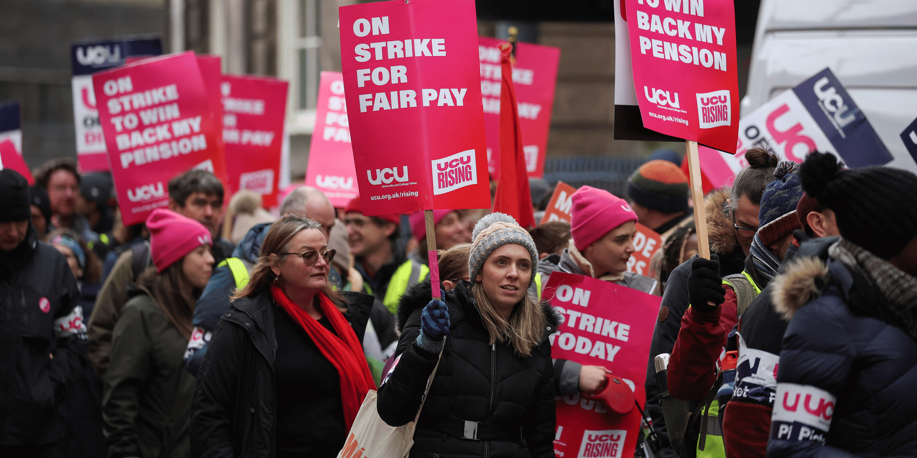 Photo du personnel et des etudiants de l'universite de liverpool lors d'une journee de greve a liverpool