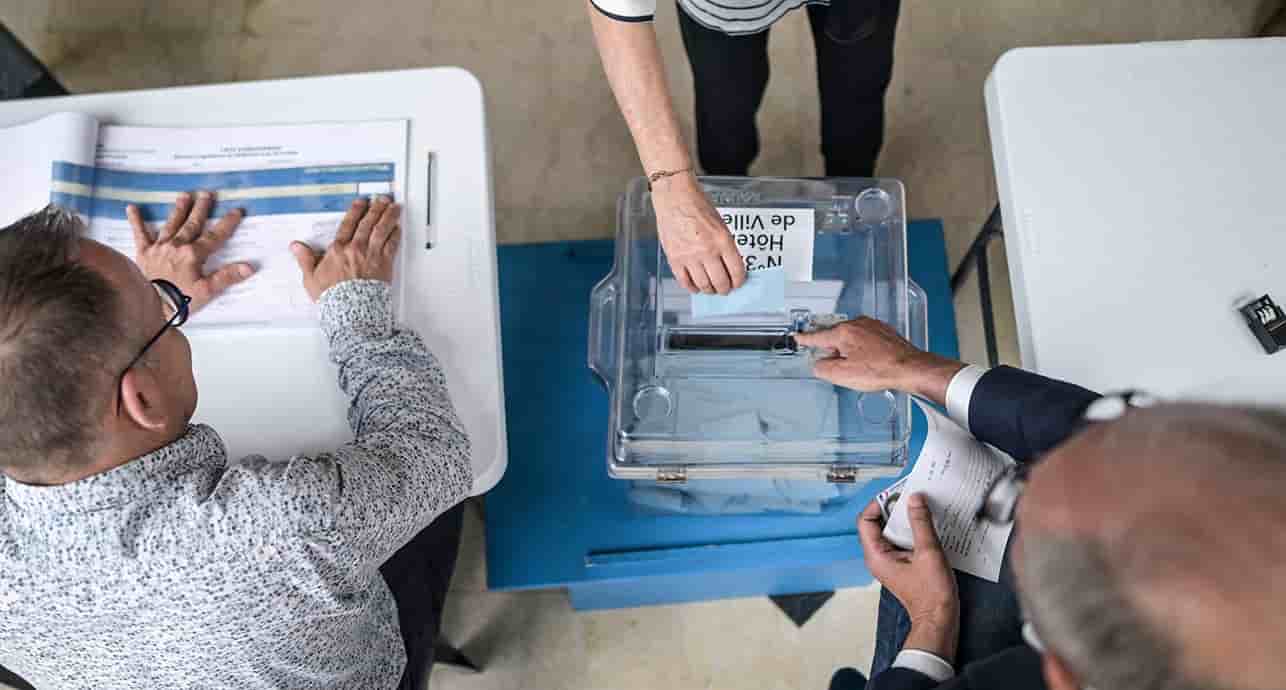 Renaissance, MoDem et Horizons réunis, recueillerait 14 % de voix.