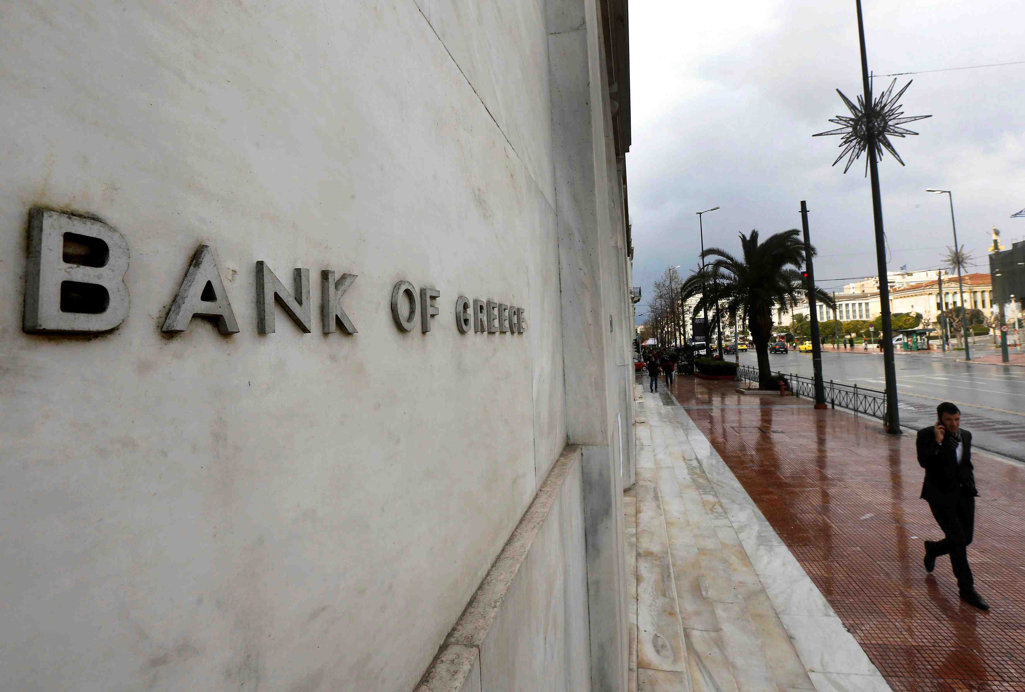La banque centrale grecque souligne la fragilite de la reprise