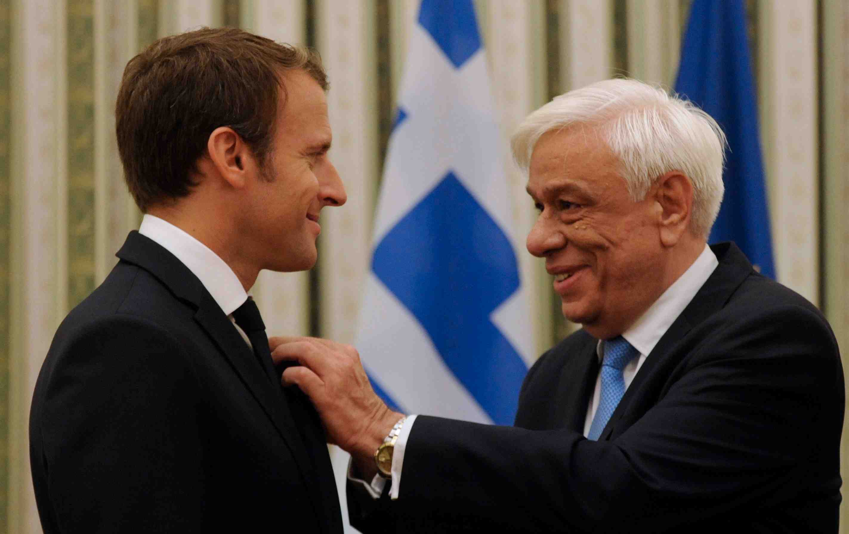 La zone euro doit mettre fin a la "guerre civile" en son sein, annonce macron