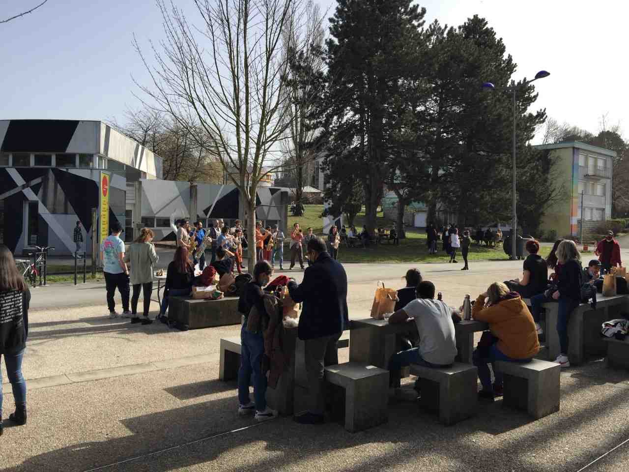 Déjeuner en Fanfare organisée par le Crous BFC sur le Campus de la Bouloie à Besançon, fin février