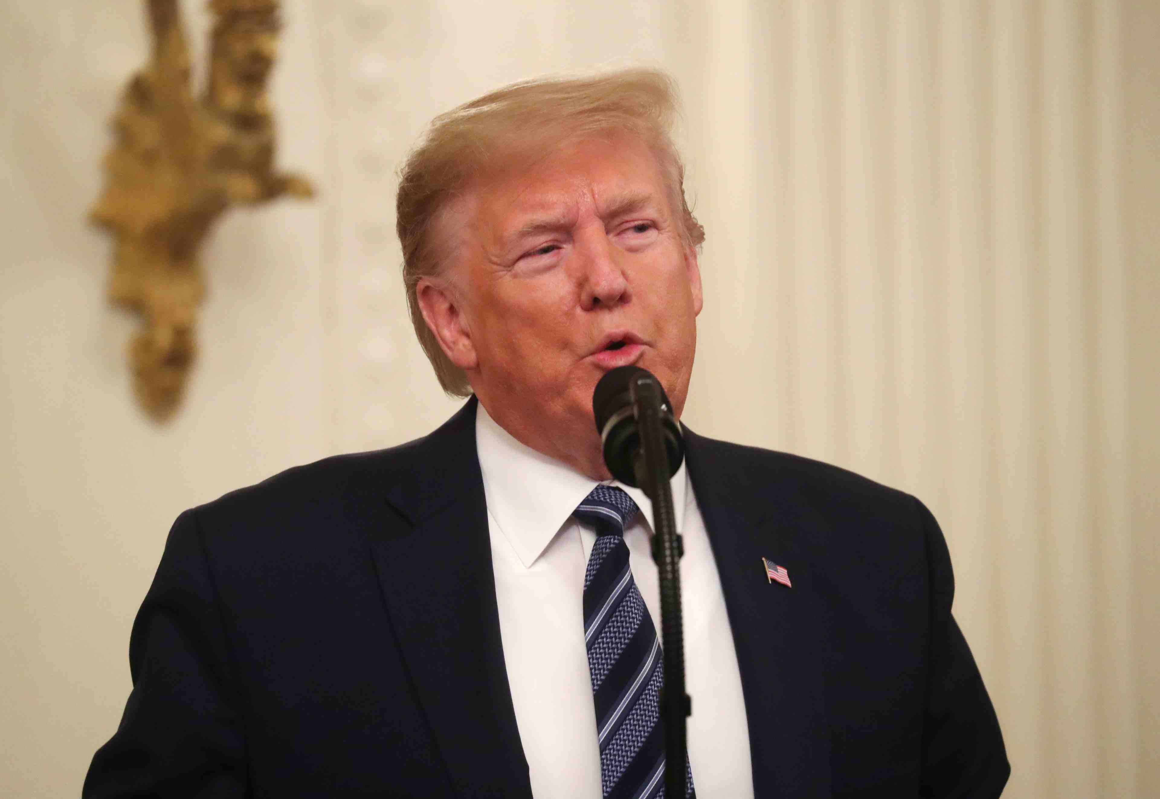 Trump condamne pour avoir utilise l'argent de sa fondation a des fins personnelles
