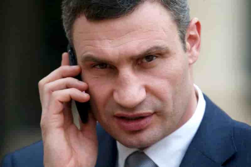 L'ex-boxeur Klitschko renonce à briguer la présidence en Ukraine