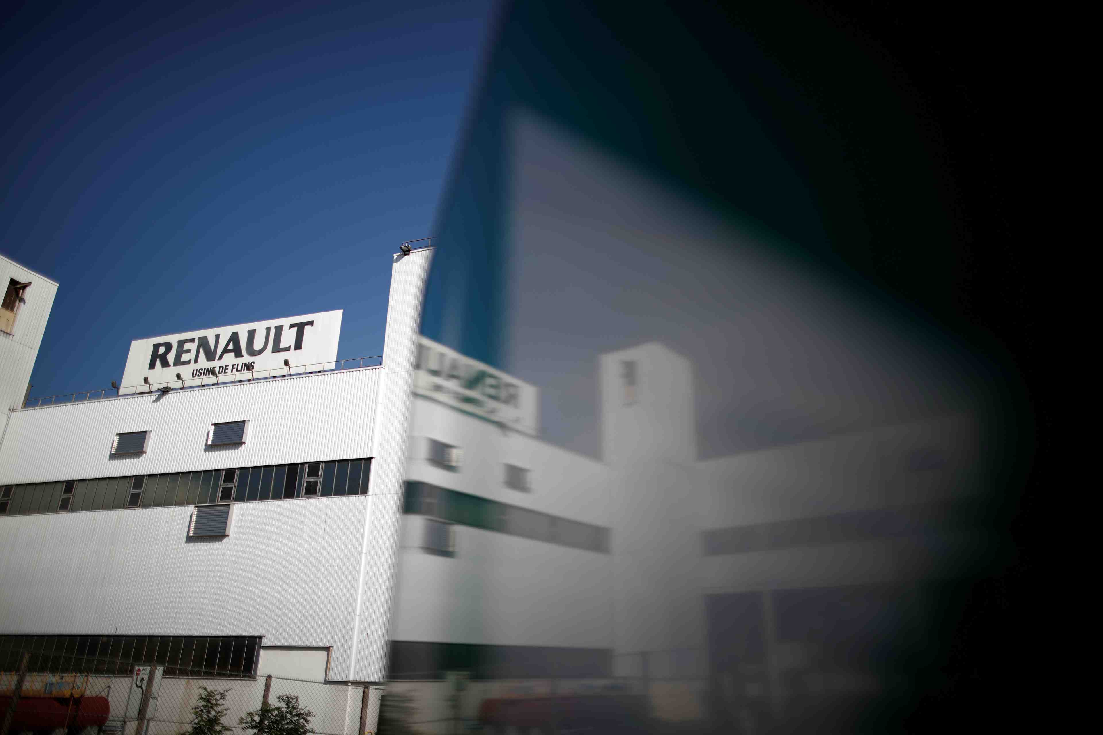 Renault s'apprete a supprimer 5.000 emplois, selon le figaro