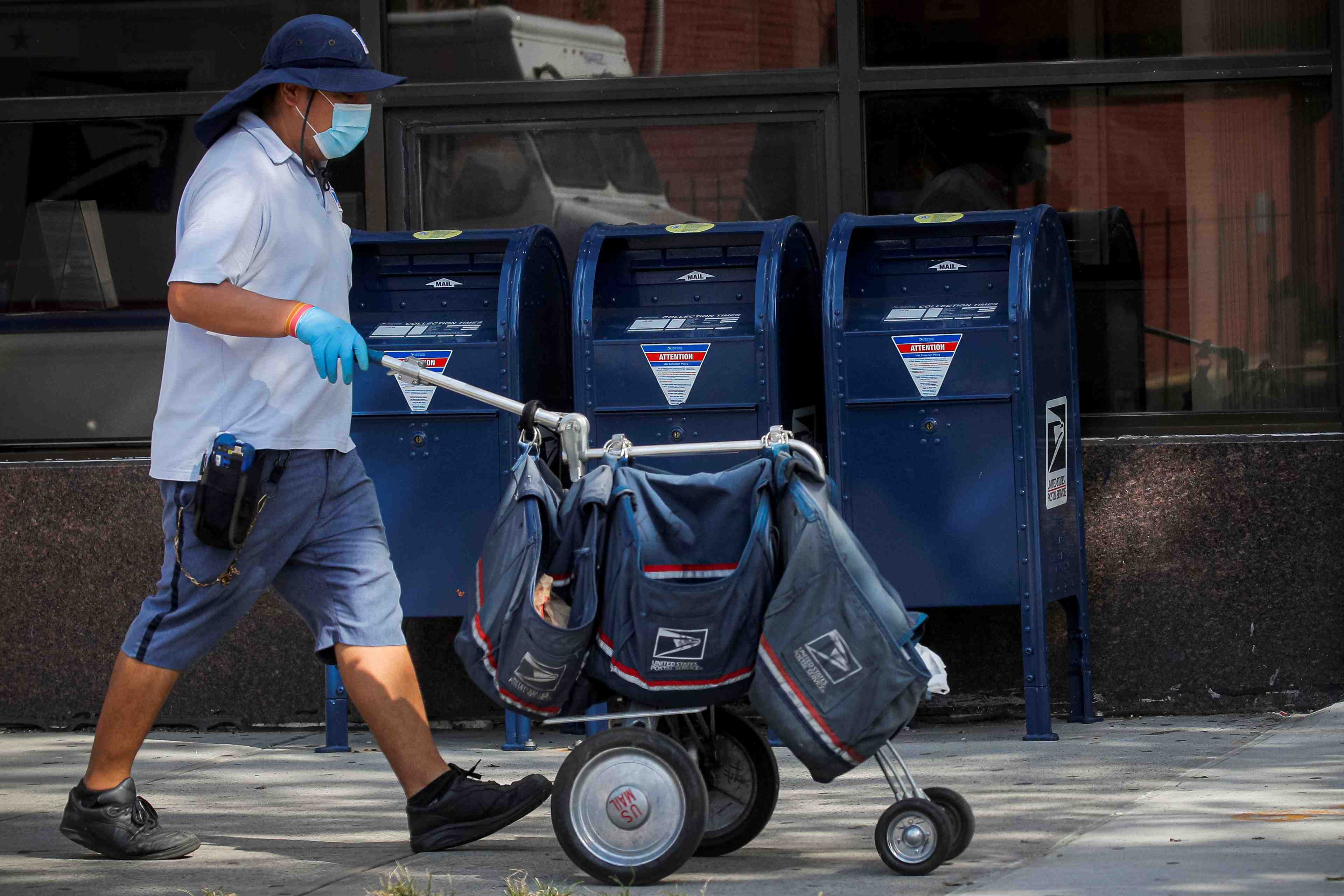 Usa: la maison blanche s'oppose au projet de loi democrate sur la poste