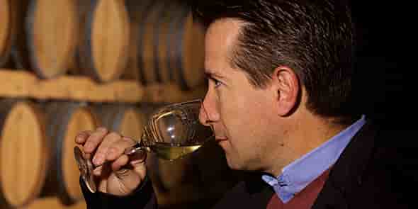 Joël Julien, directeur de la cave coopérative des Costières de Pomerols, dans l'Hérault.