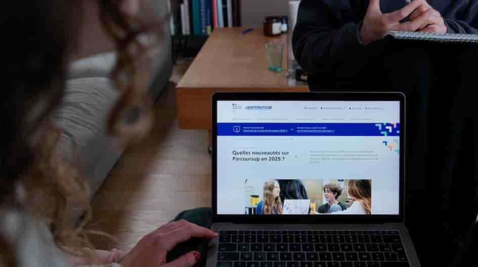 À l'approche du baccalauréat, de nombreux lycéens craignent de se confronter à la plateforme Parcoursup.