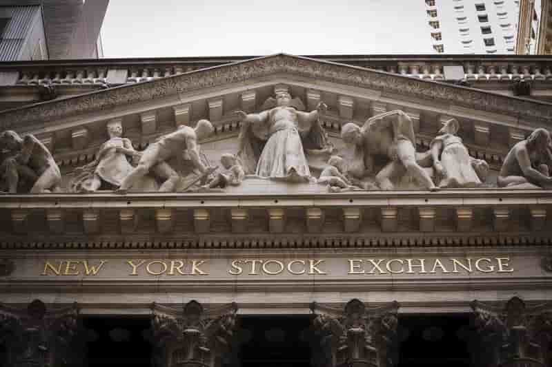 La bourse de new york finit peu changee