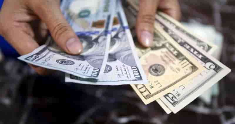La baisse du prix de l'essence freine l'inflation en fevrier aux usa