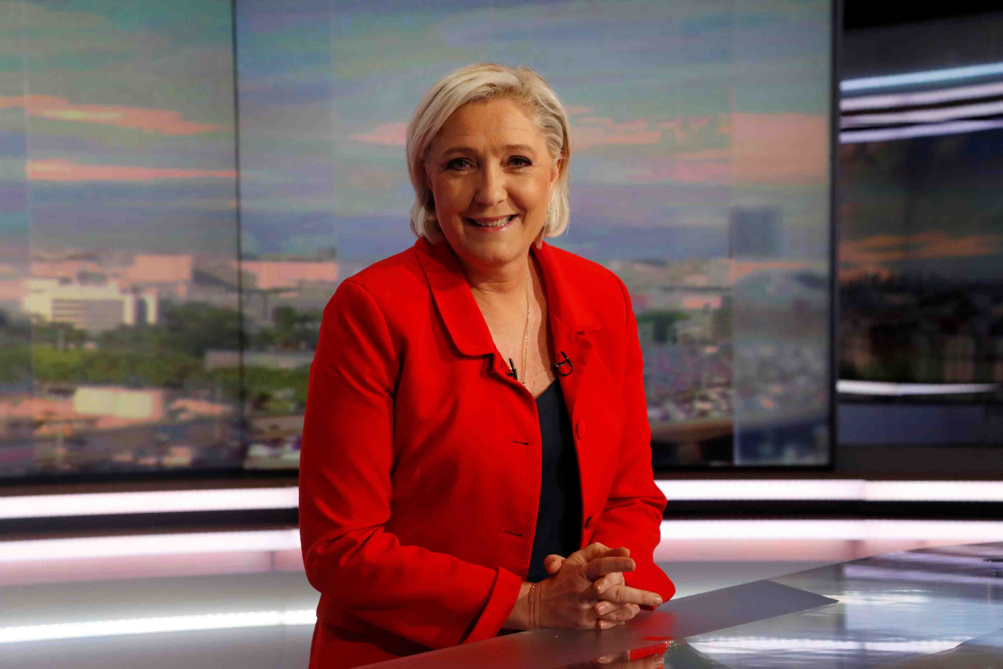 Le pen appelle a un sursaut