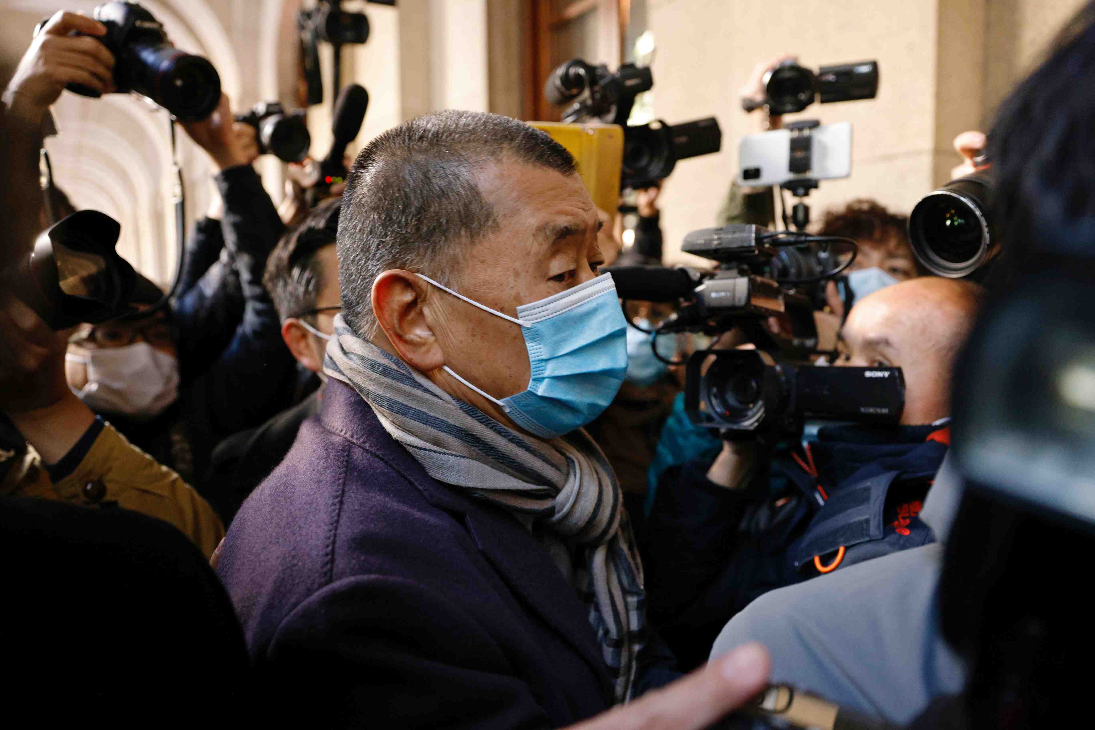 Hong kong: le magnat de la presse jimmy lai retourne en prison