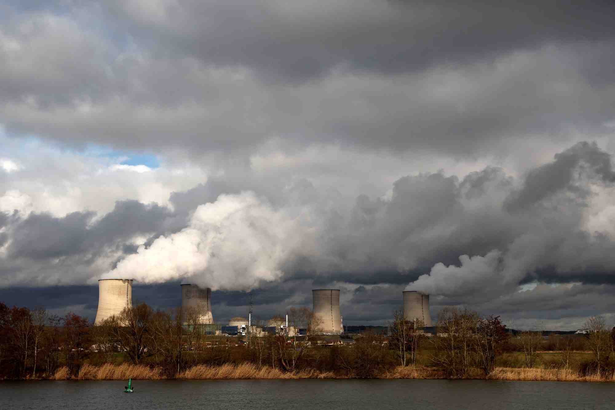 Nucleaire: l'asn valide le plan de controles d'edf pour regler les defauts de corrosion