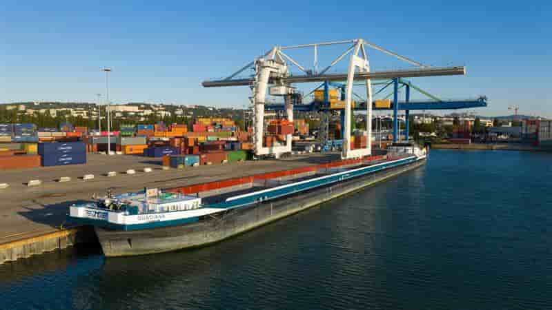 Le consortium porté par CMA CGM (67%) prend la direction de la sous-concession du Terminal à conteneurs du port Edouard Herriot avec une ambition forte de dynamiser le trafic sur l'Axe MERS, et plus encore.