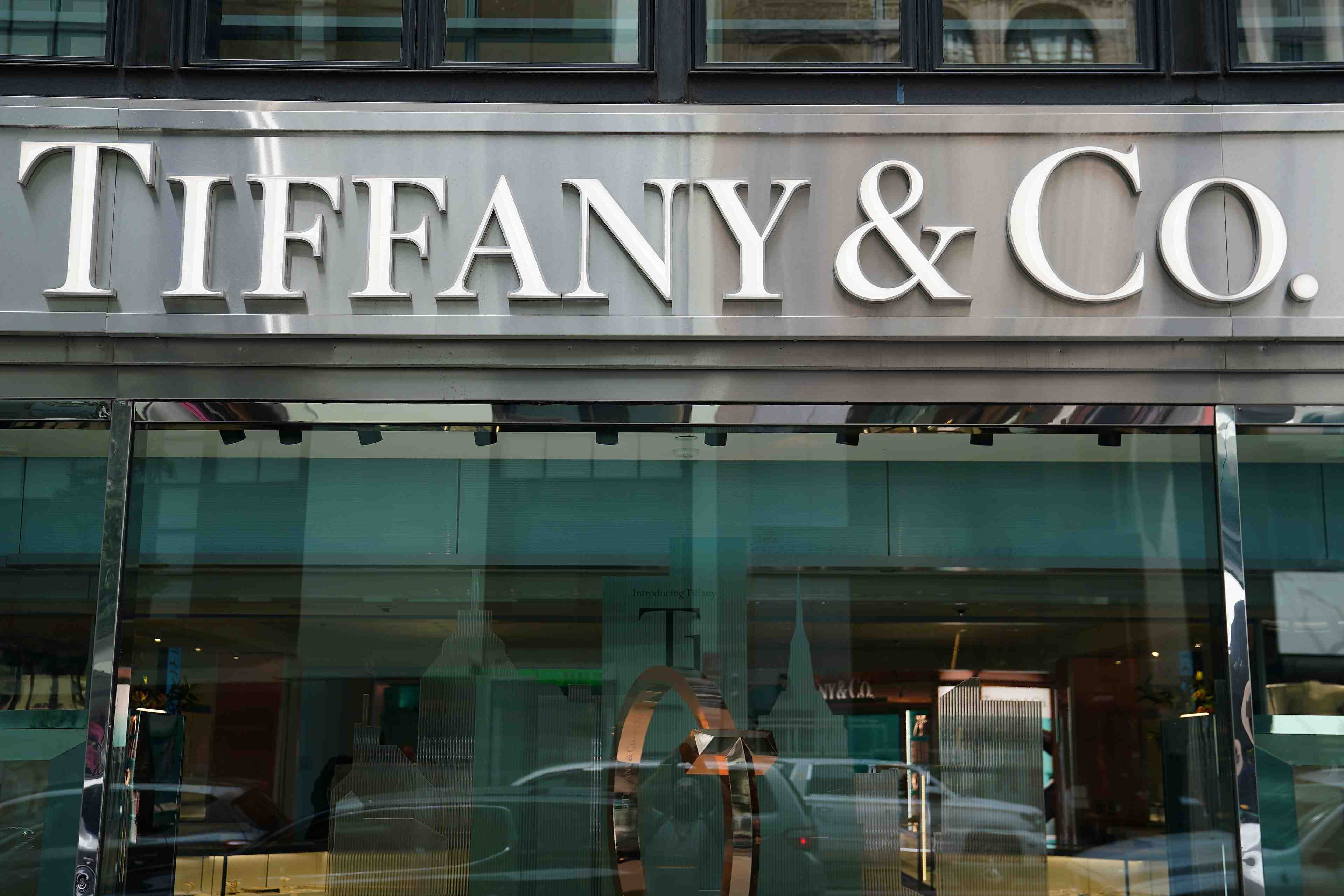Accord tiffany-lvmh pour reduire le prix d'achat de l'americain